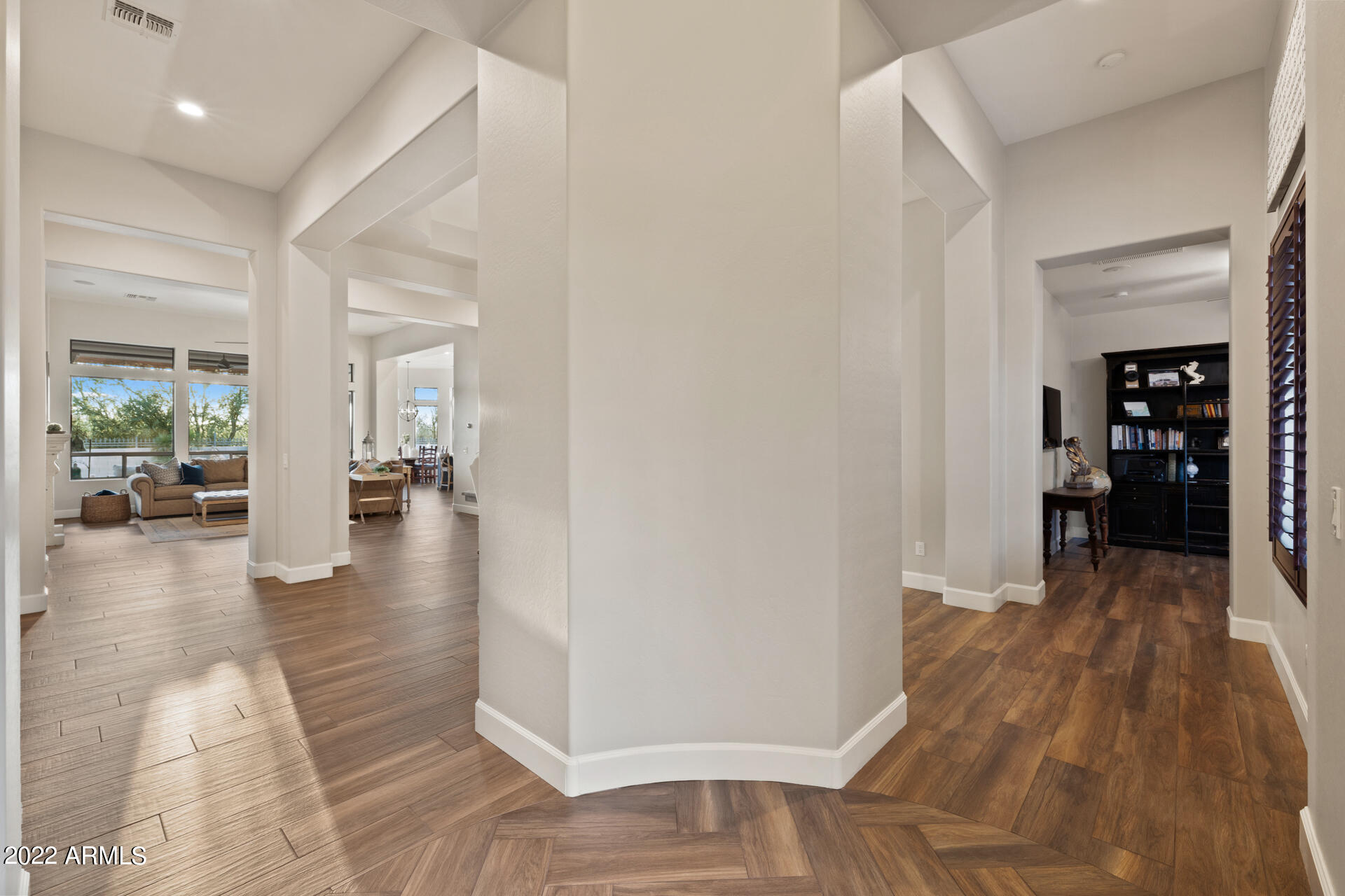 3534 N BOULDER CANYON Street