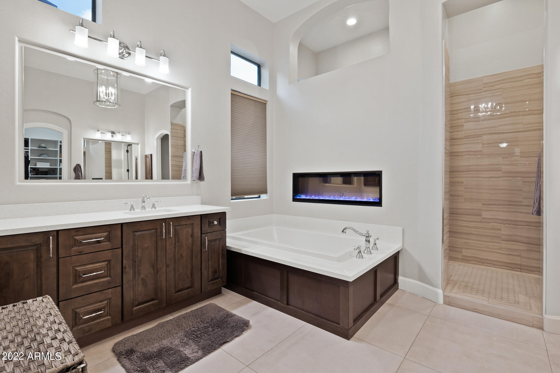 3534 N BOULDER CANYON Street