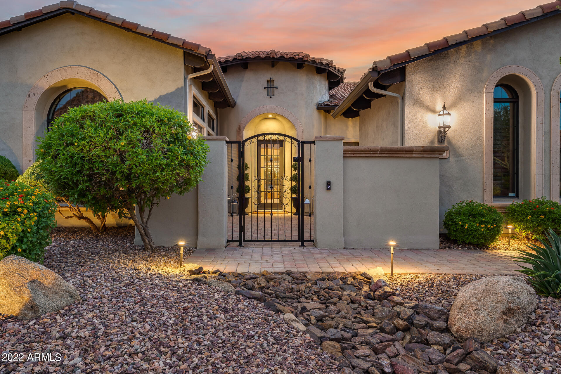 3534 N BOULDER CANYON Street