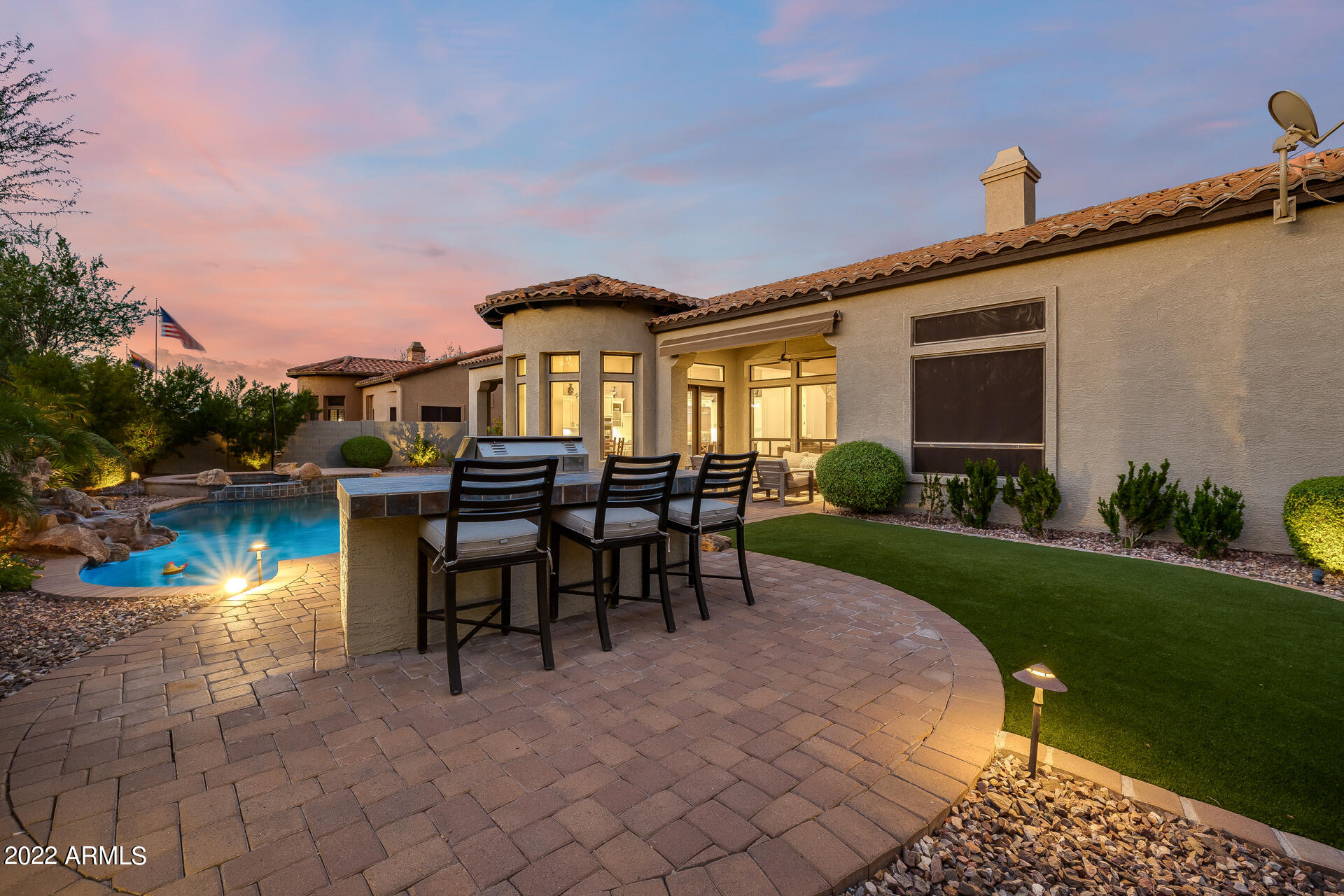 3534 N BOULDER CANYON Street