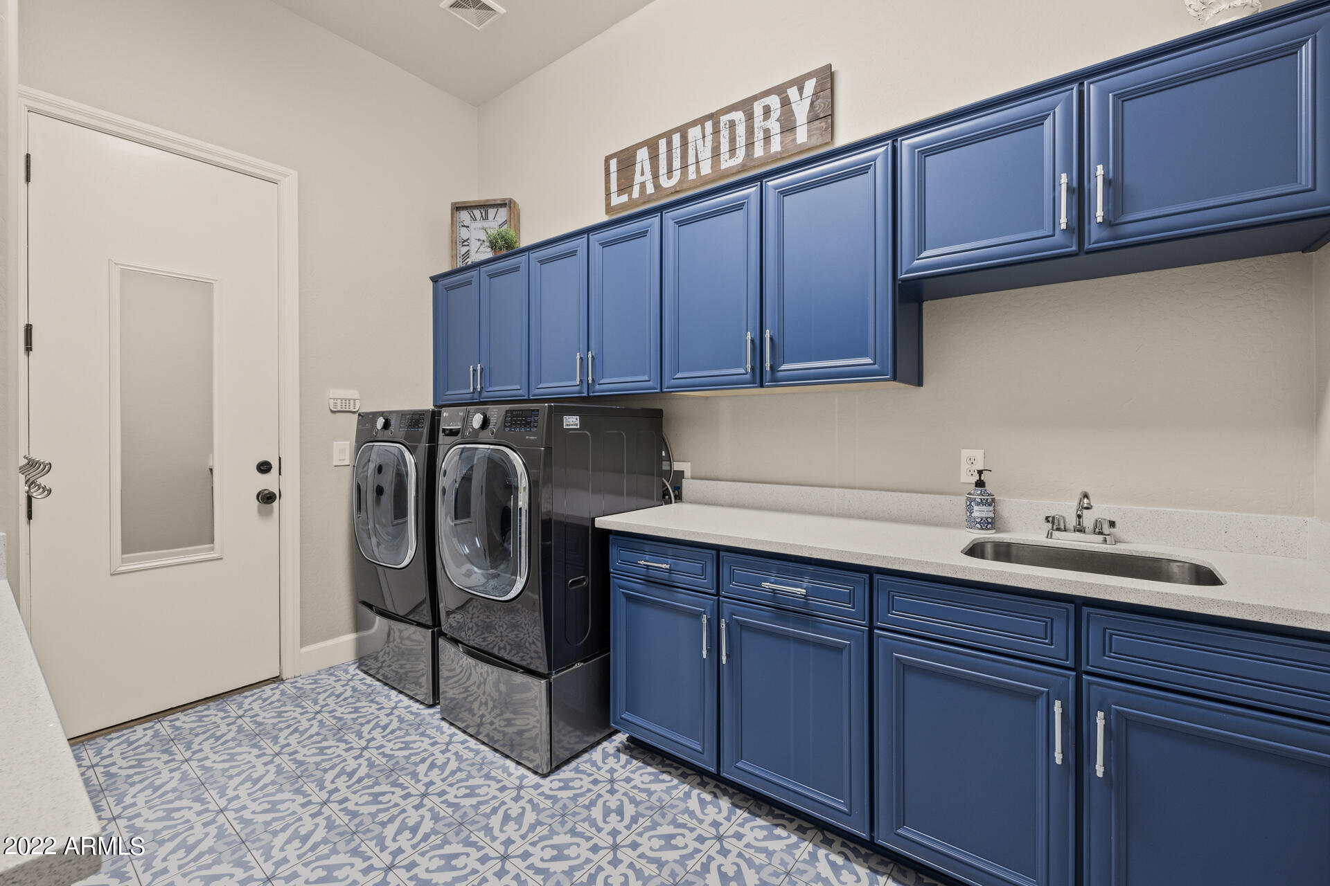 3534 N BOULDER CANYON Street