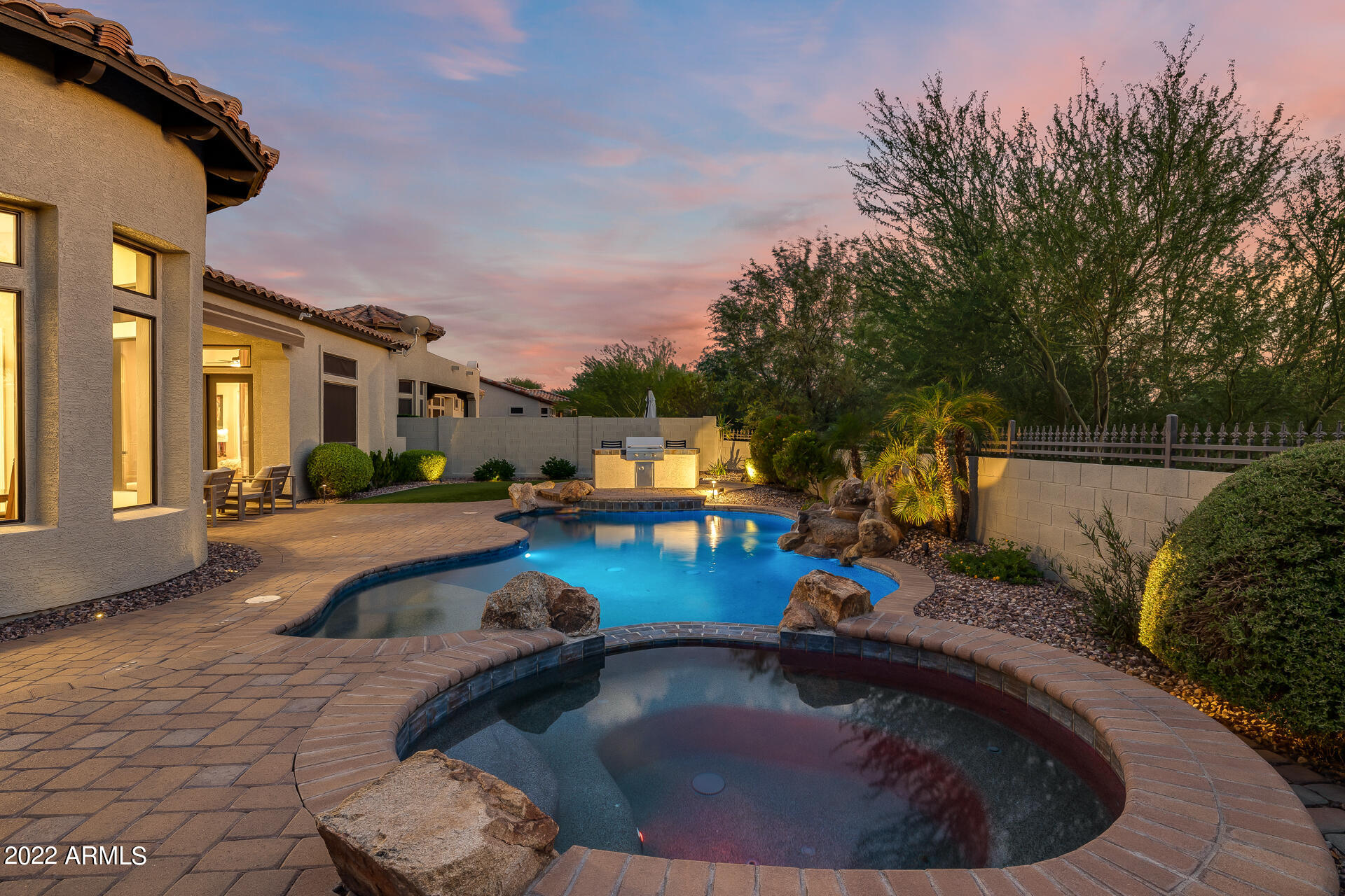 3534 N BOULDER CANYON Street