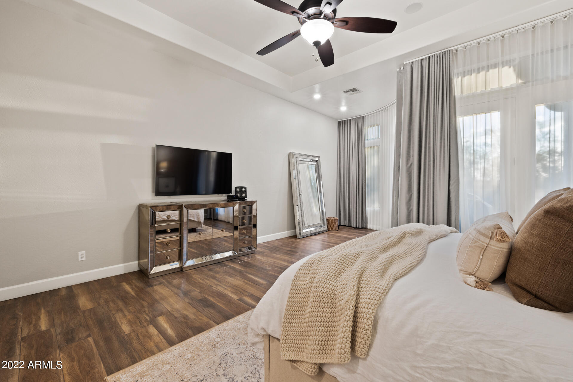 3534 N BOULDER CANYON Street