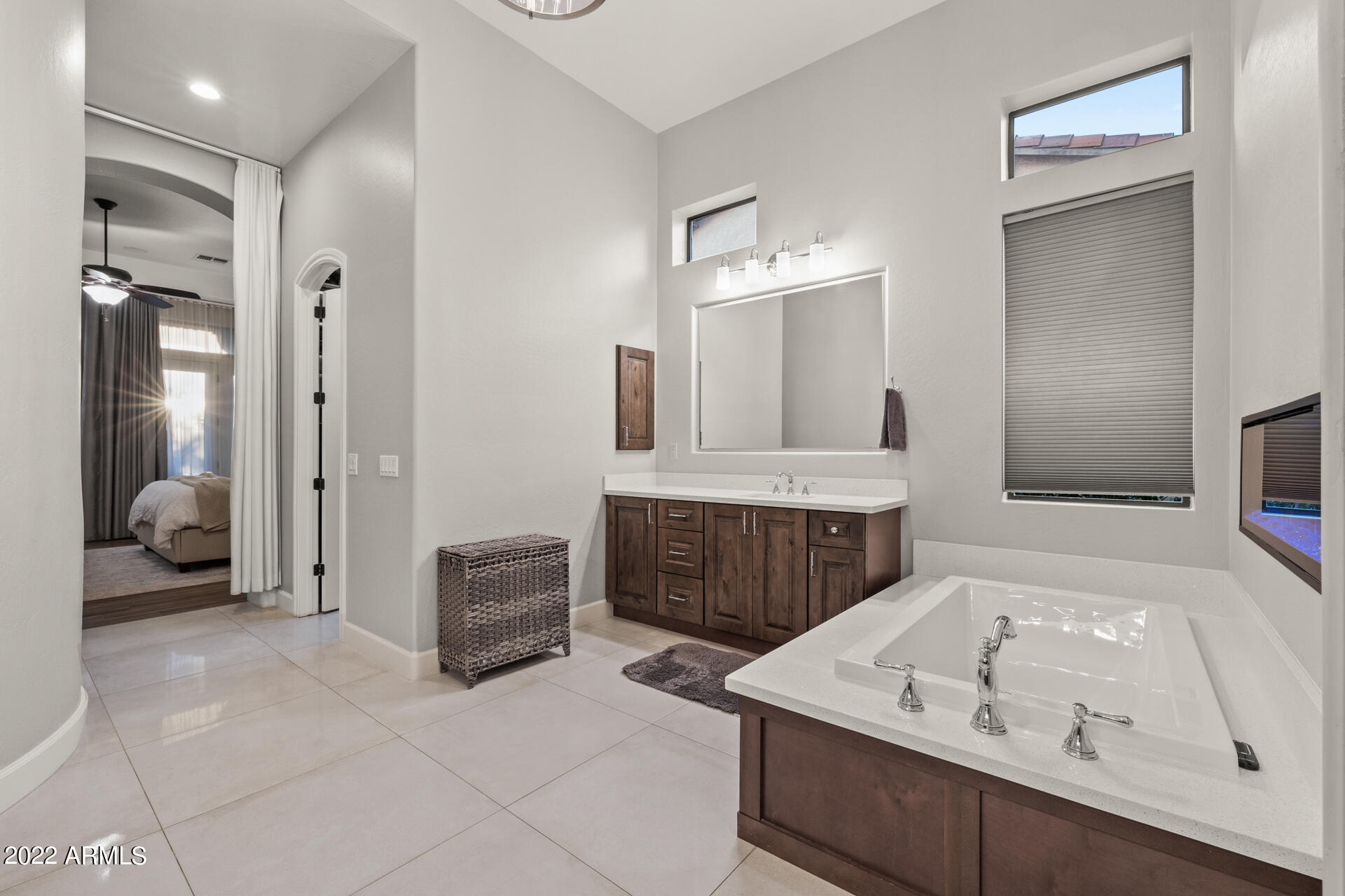 3534 N BOULDER CANYON Street