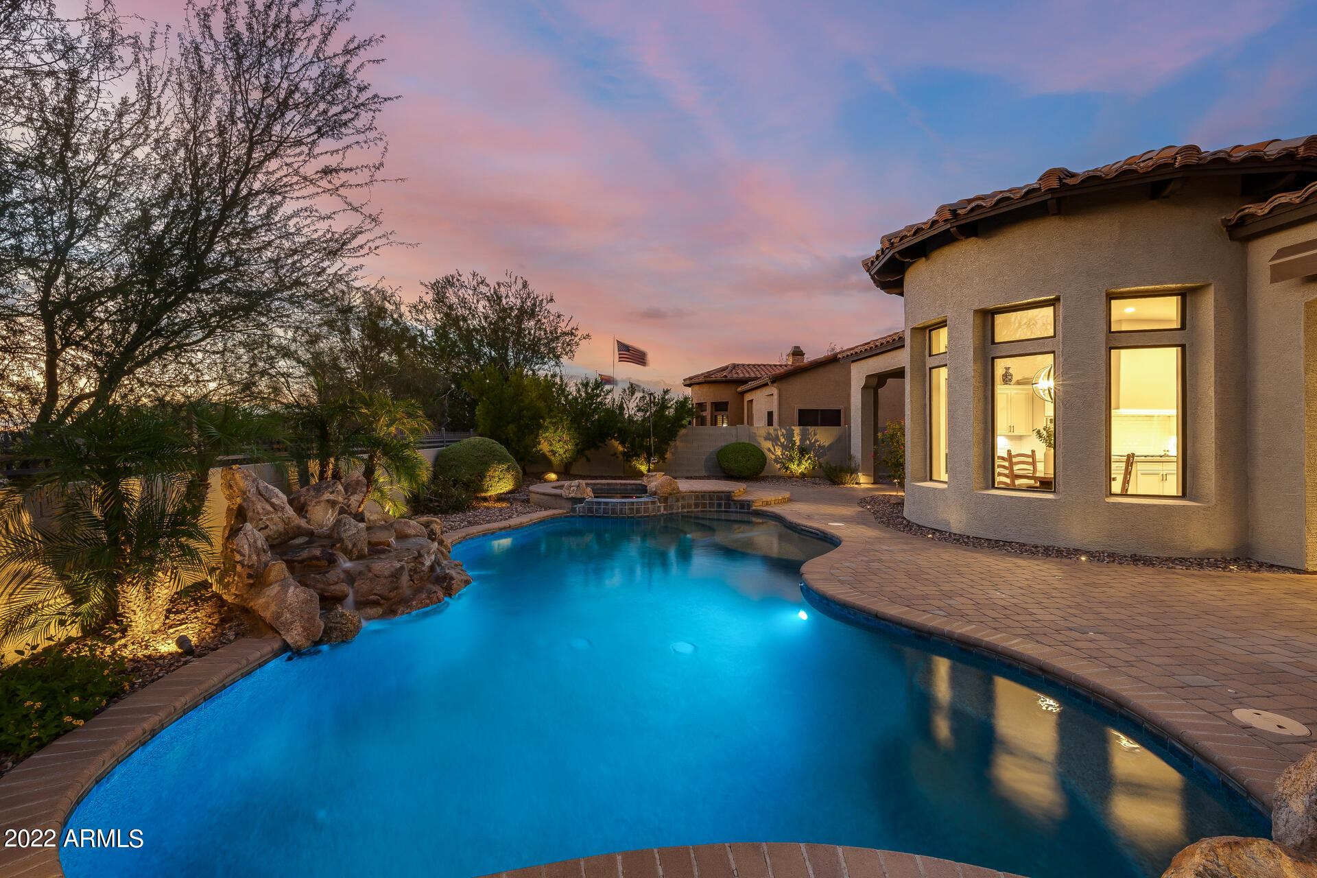 3534 N BOULDER CANYON Street