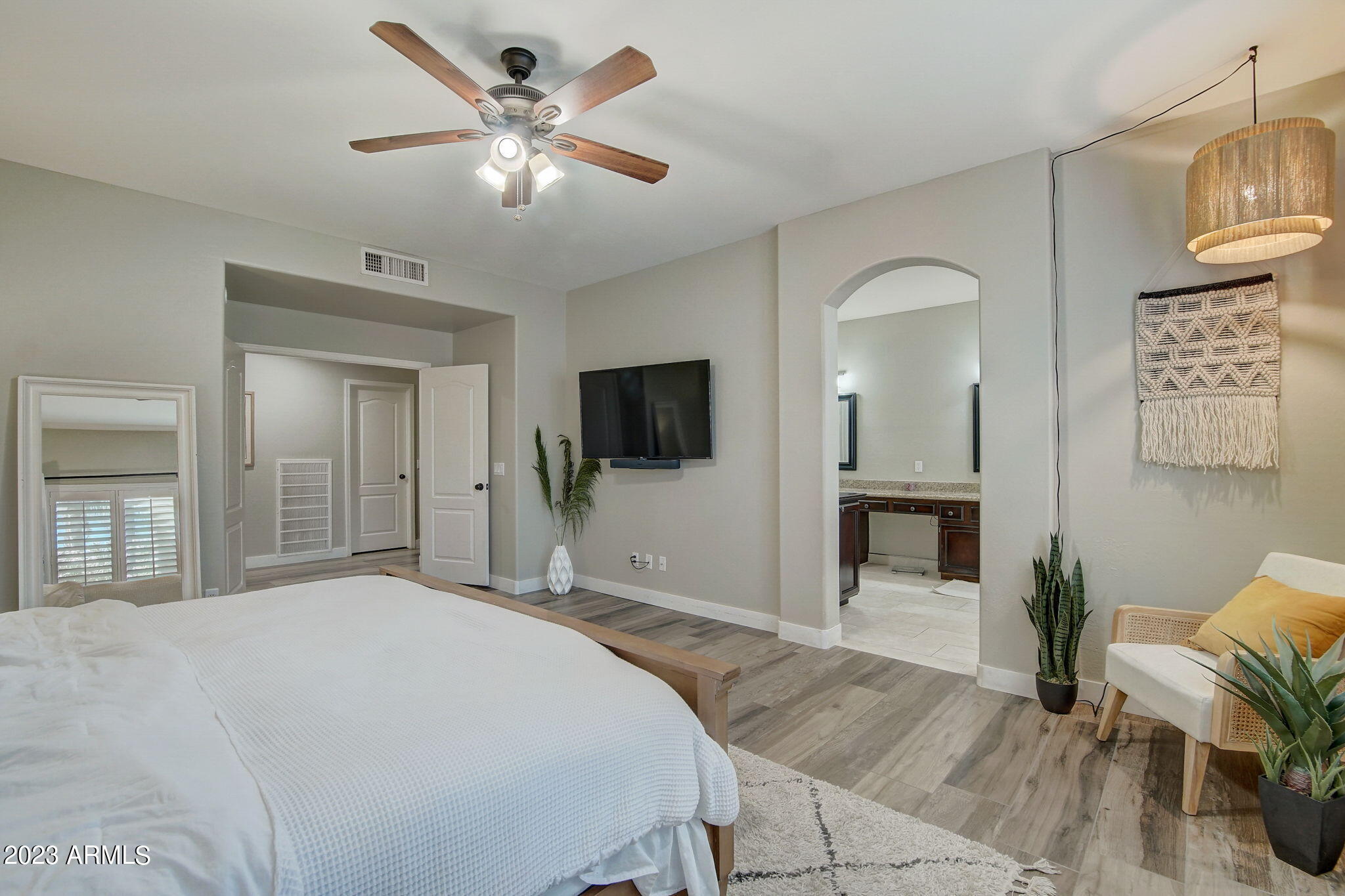 5125 E VILLA RITA Drive