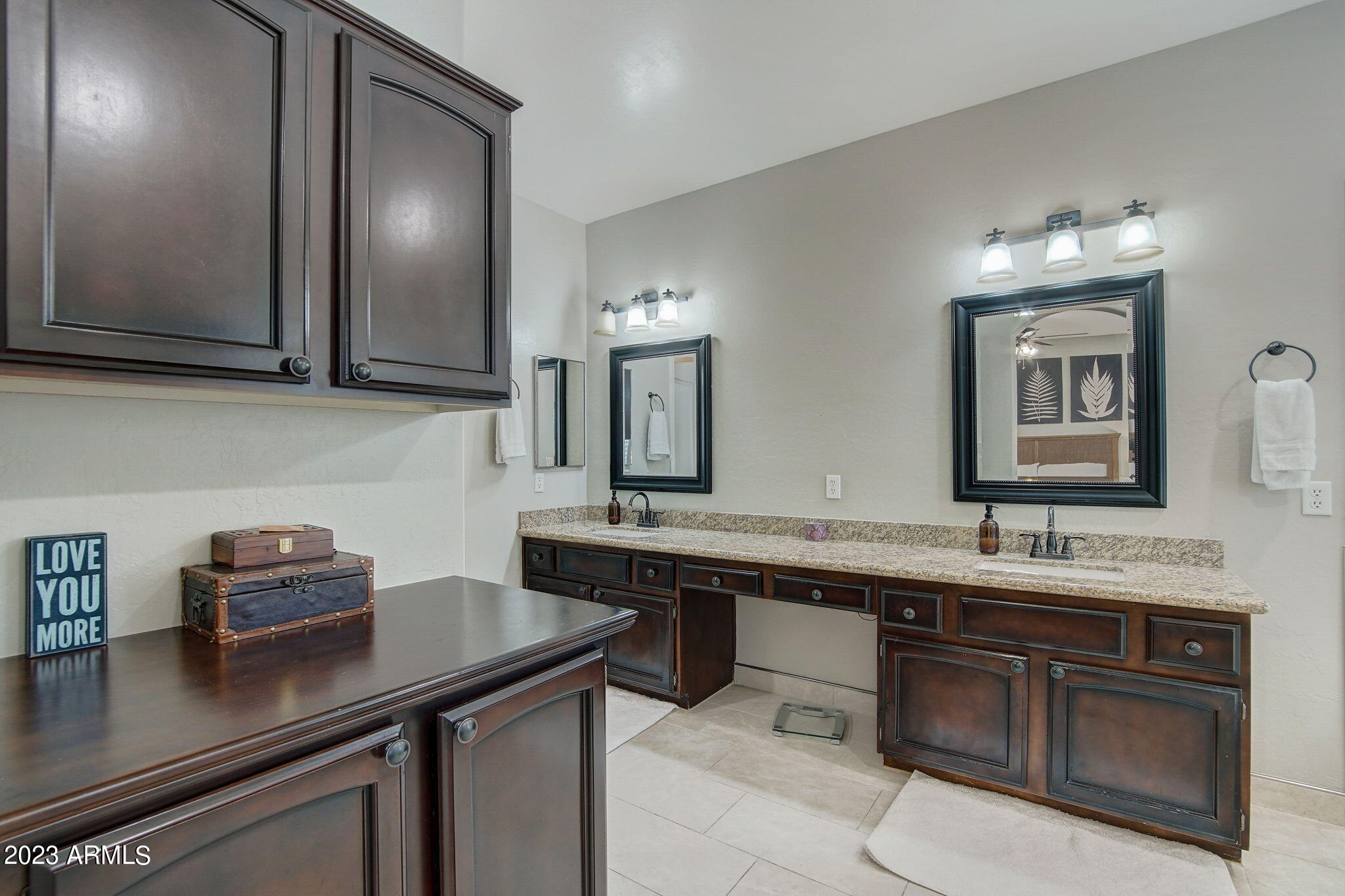 5125 E VILLA RITA Drive