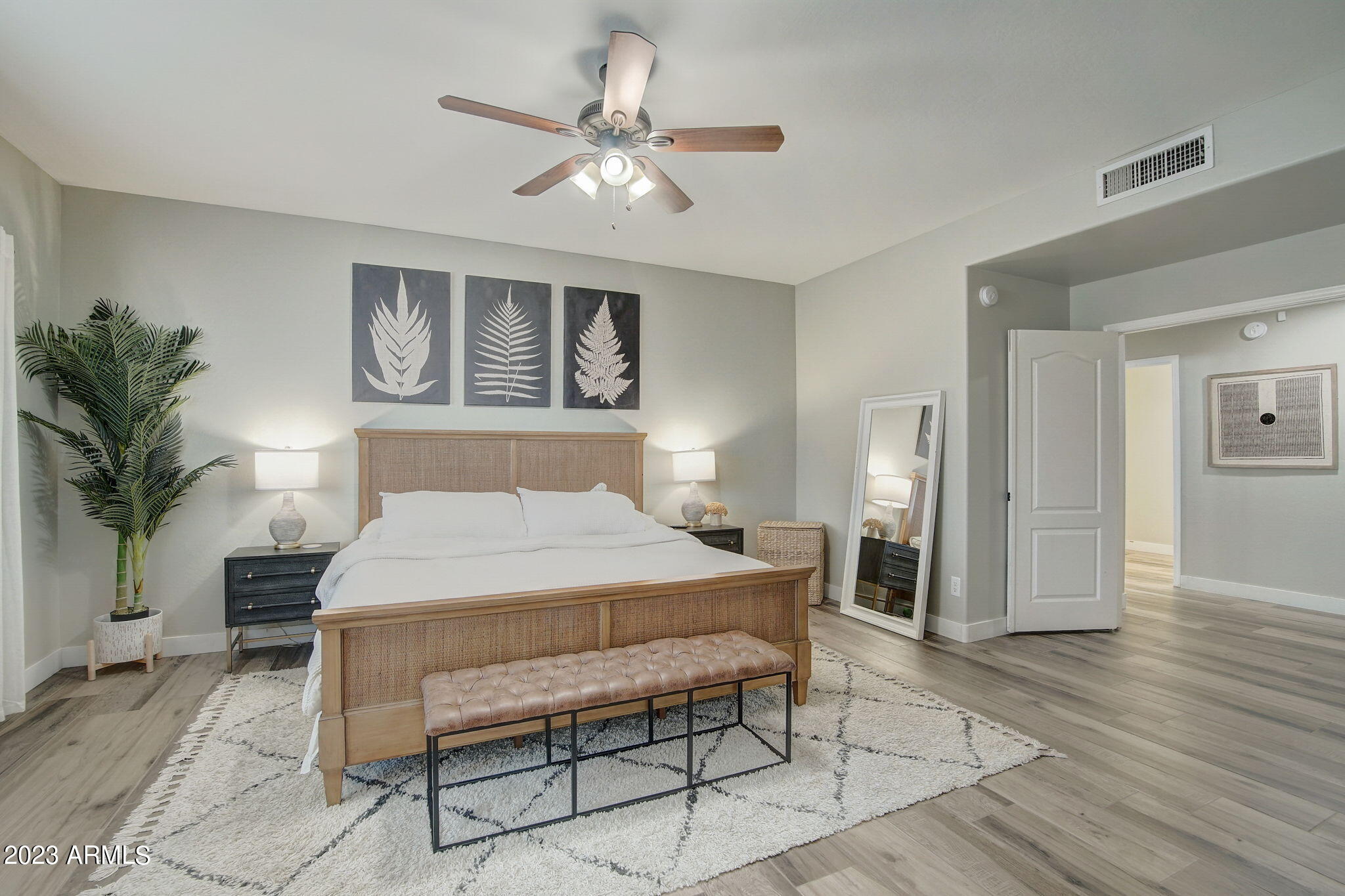 5125 E VILLA RITA Drive