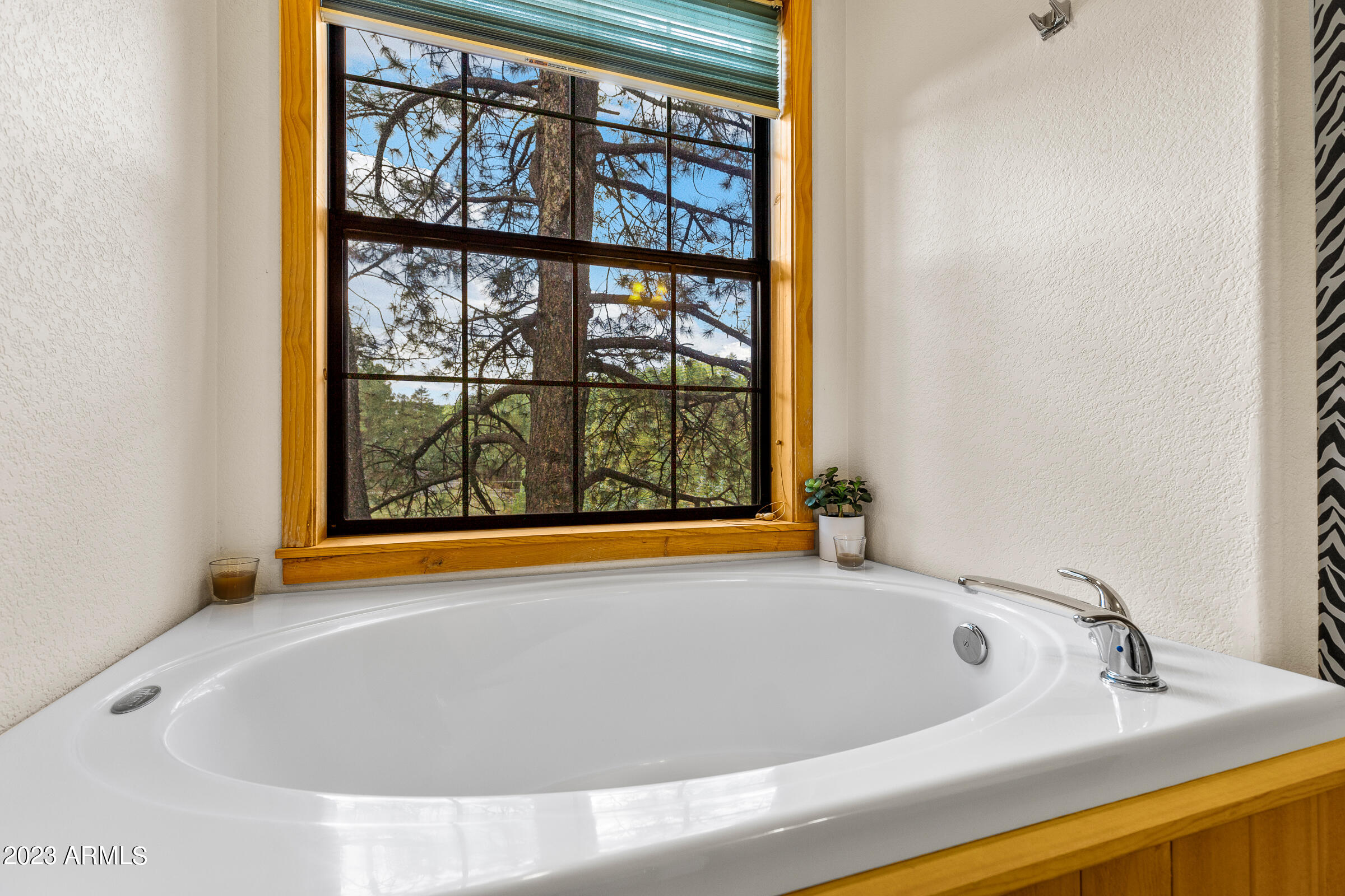 3056 SHIPROCK OVI --