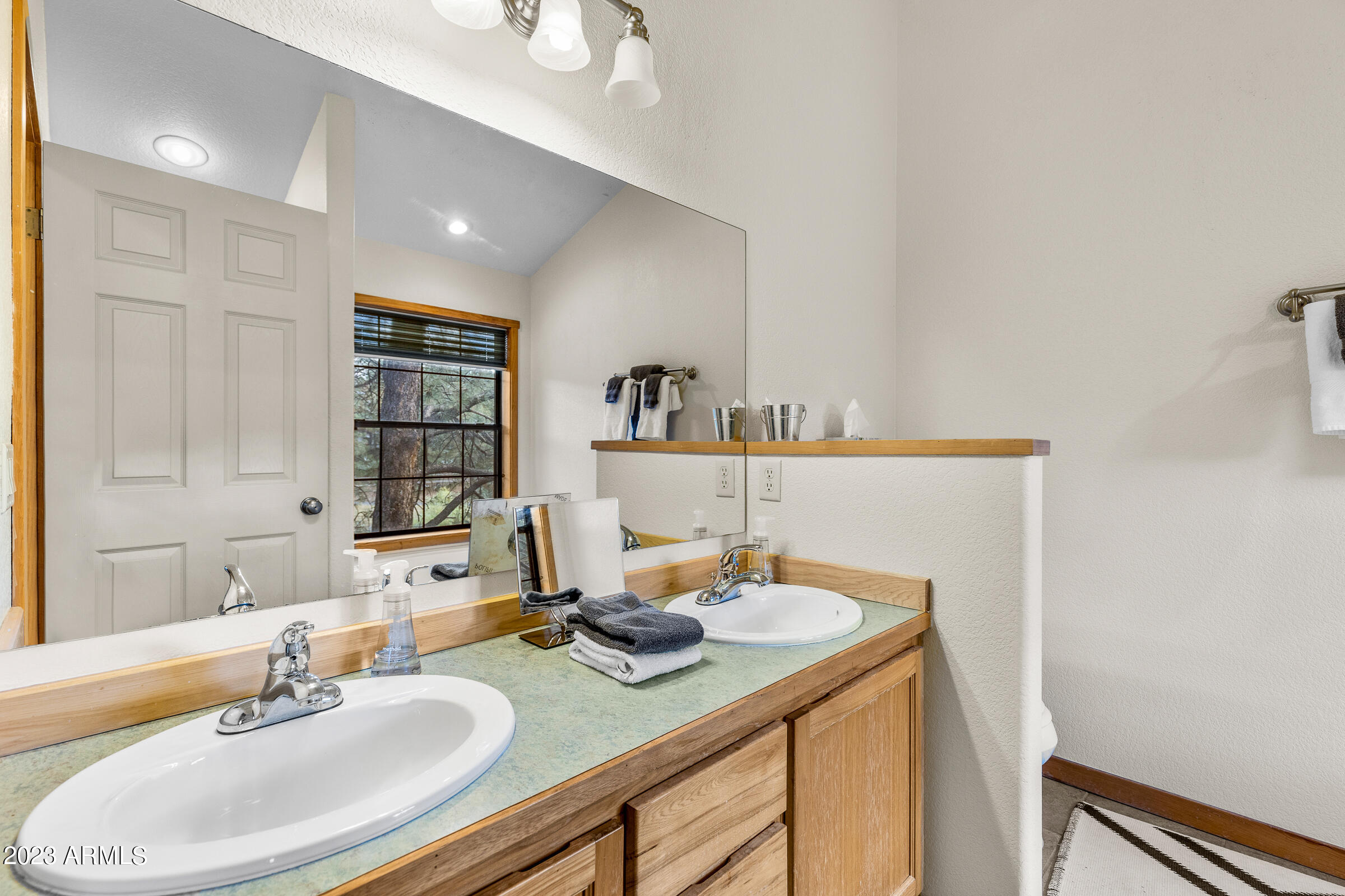 3056 SHIPROCK OVI --