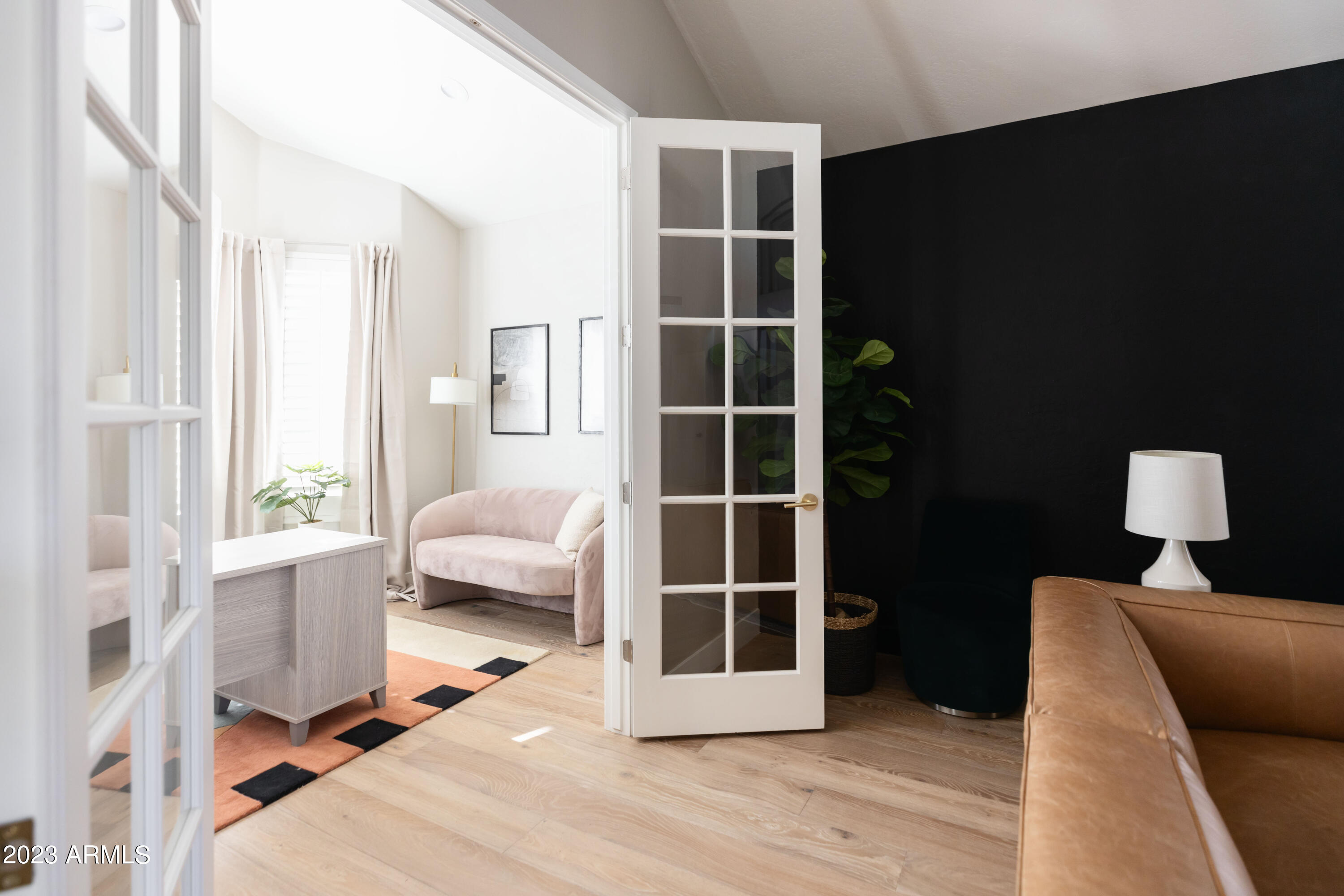 9656 E DAVENPORT Drive