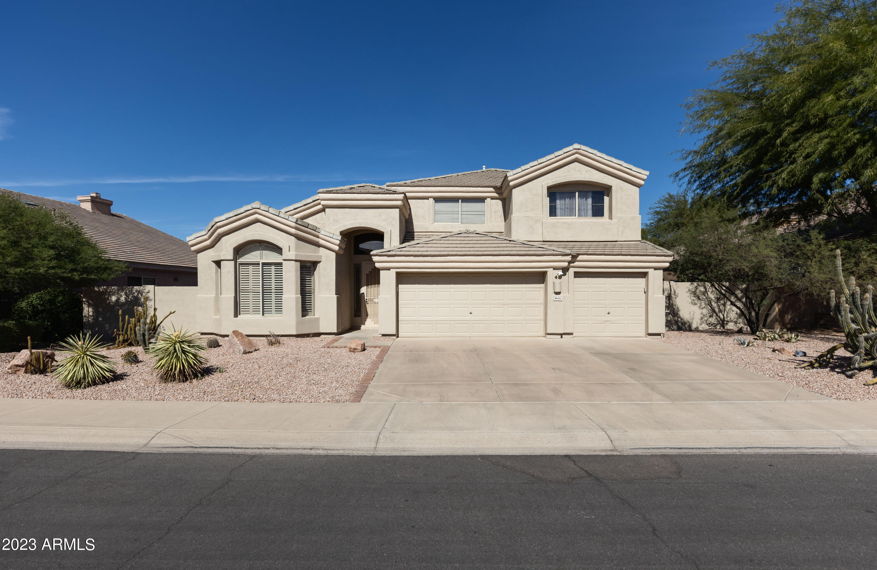 9656 E DAVENPORT Drive