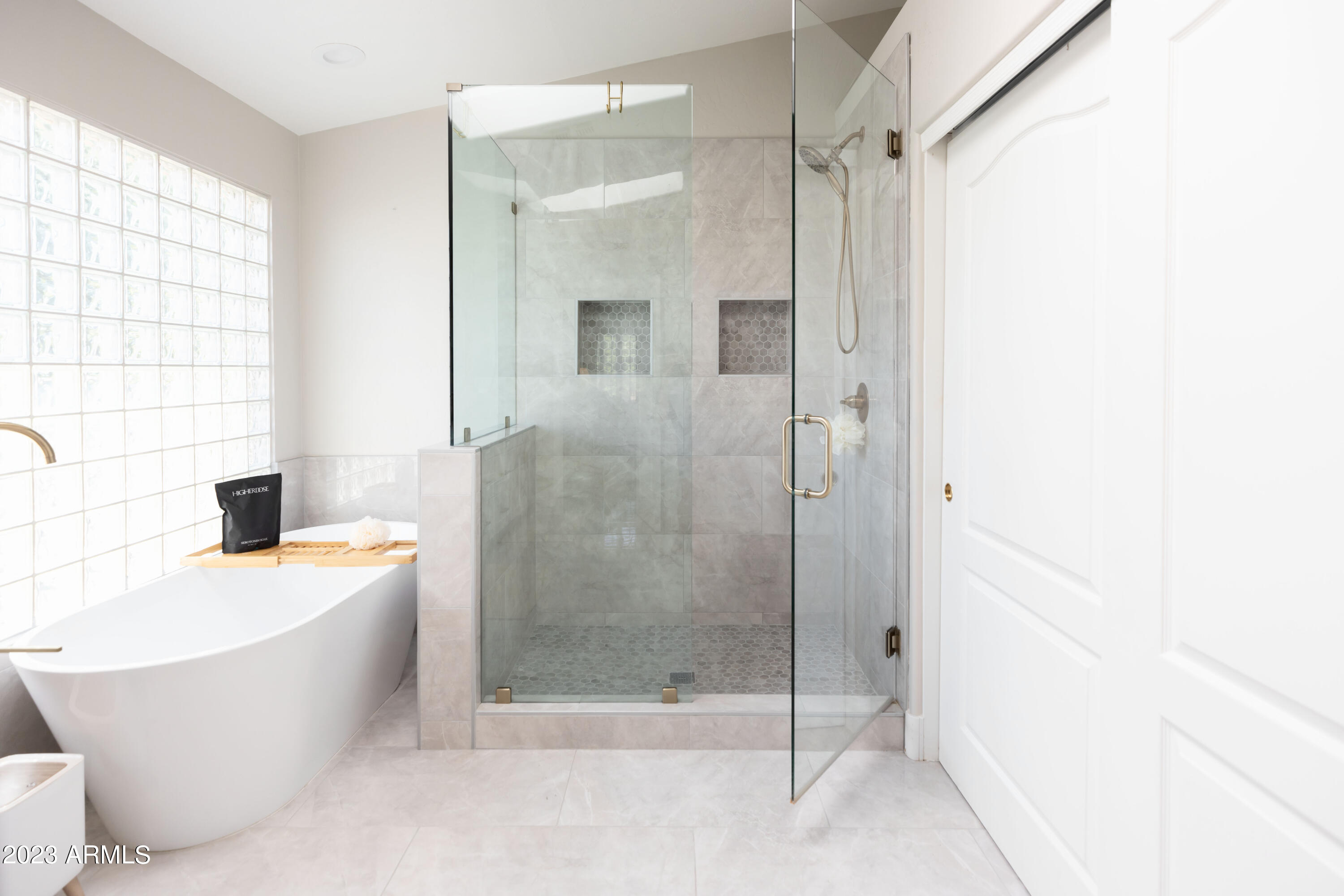 9656 E DAVENPORT Drive