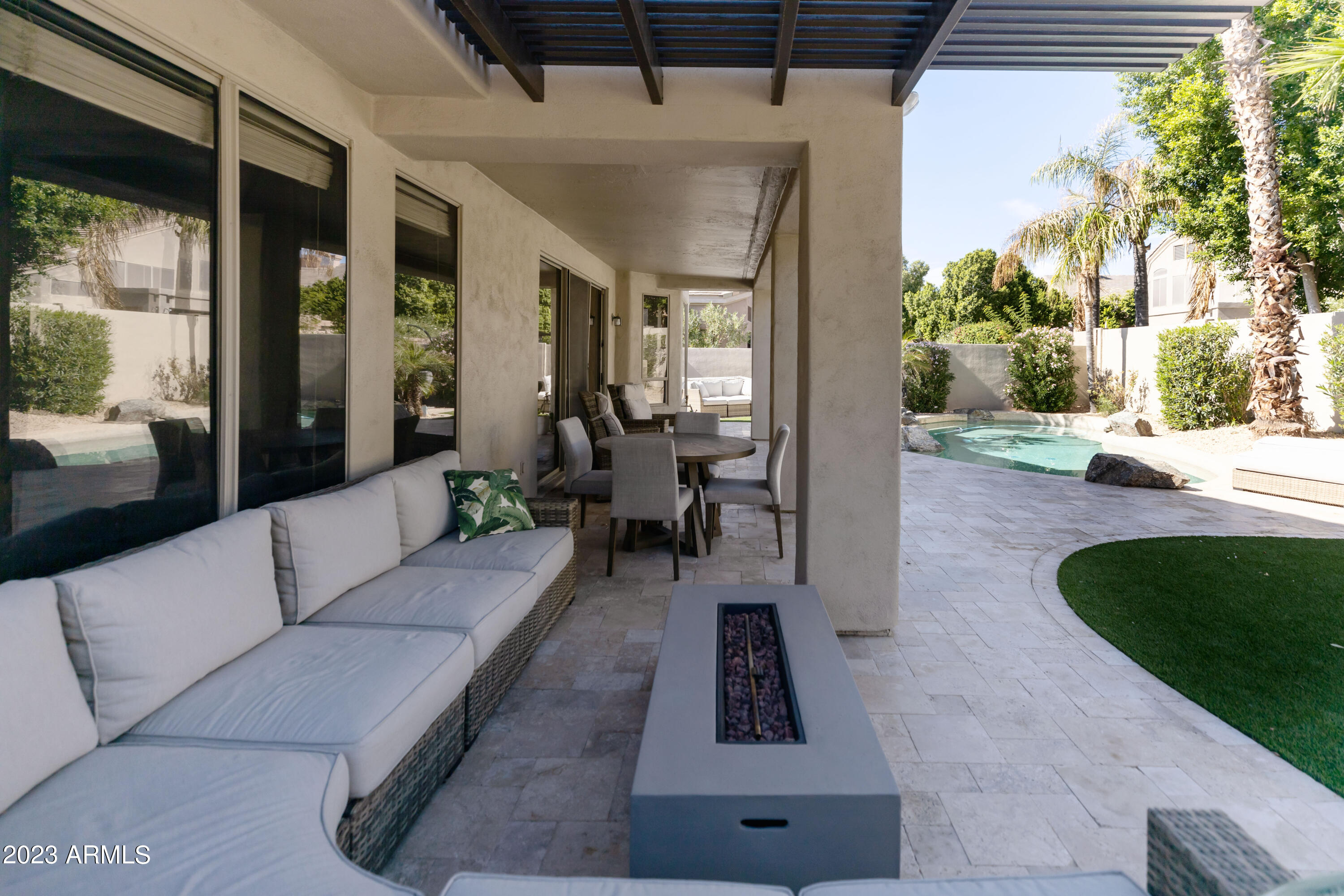 9656 E DAVENPORT Drive