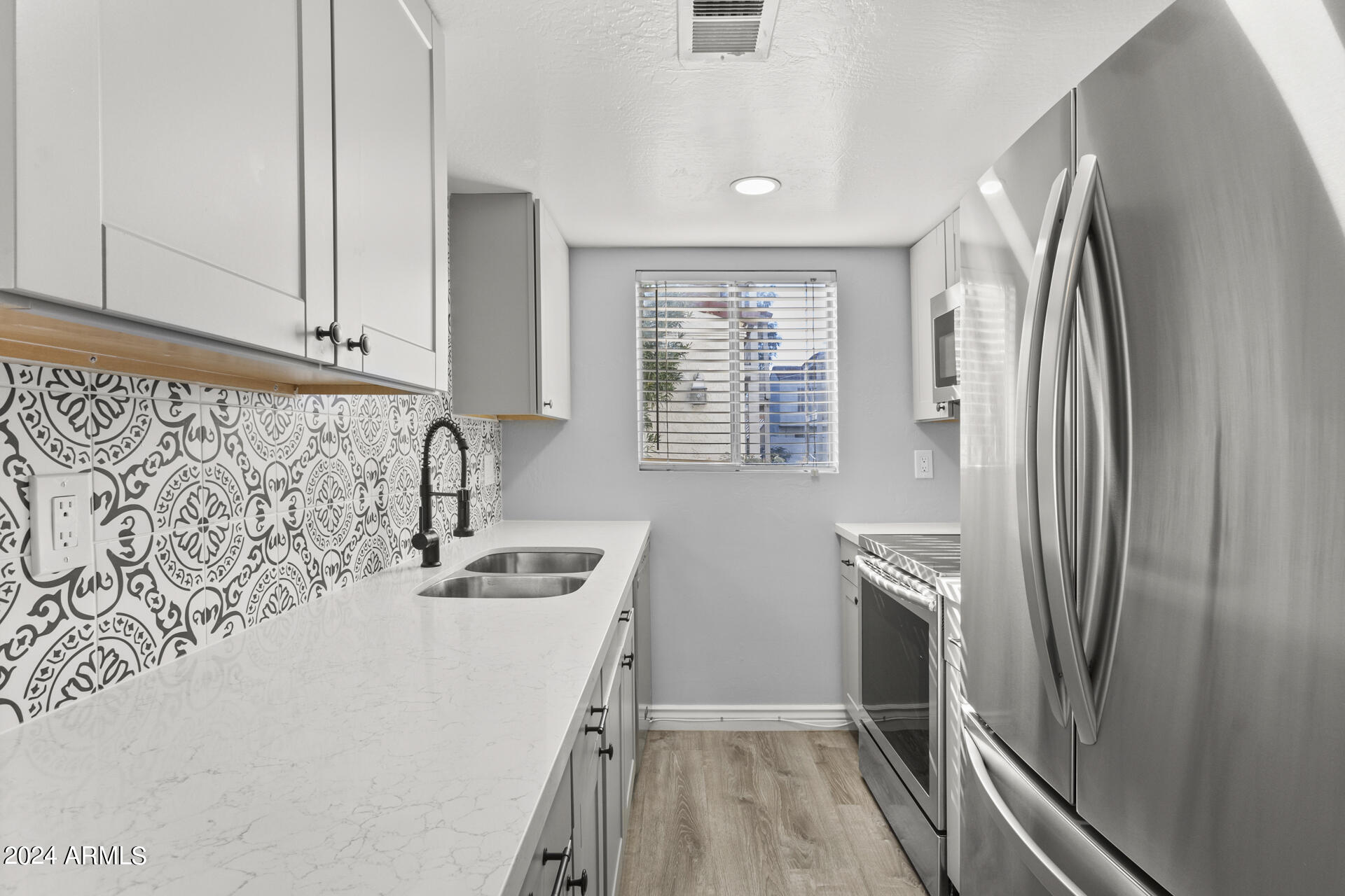 8502 N CENTRAL Avenue # 13