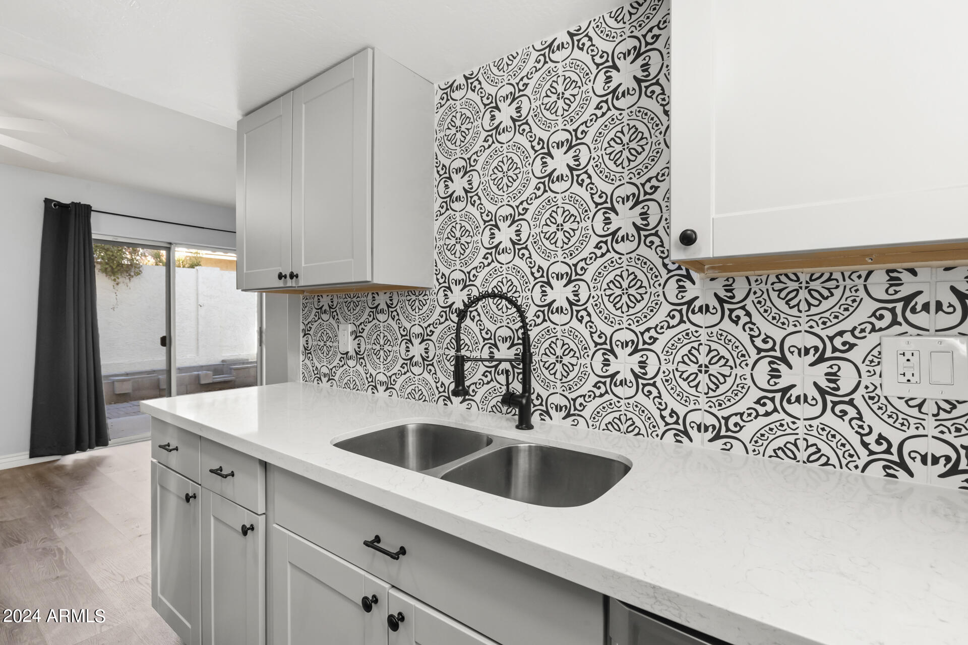 8502 N CENTRAL Avenue # 13