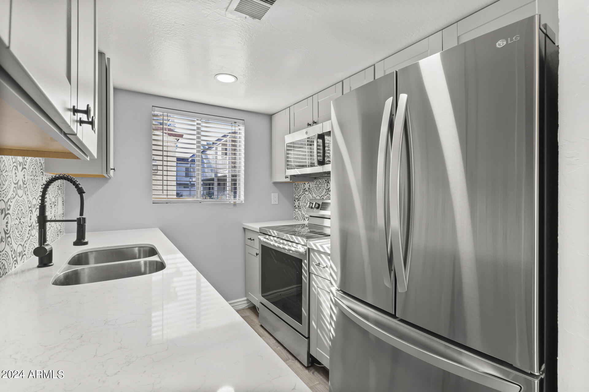 8502 N CENTRAL Avenue # 13