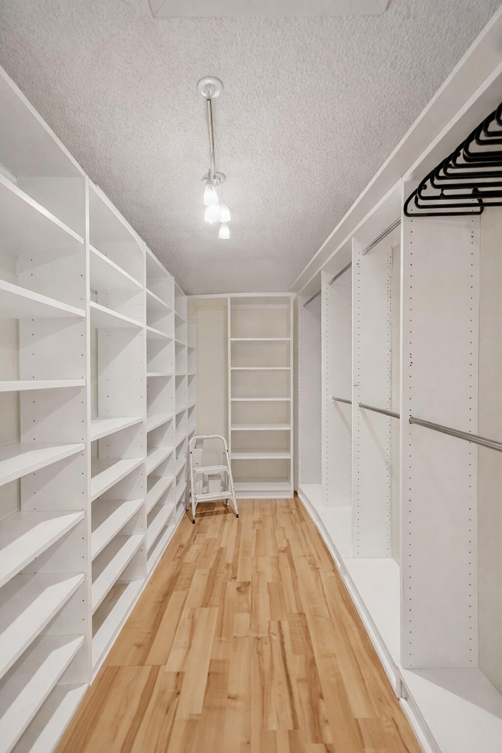 905 SE 12th Court 16