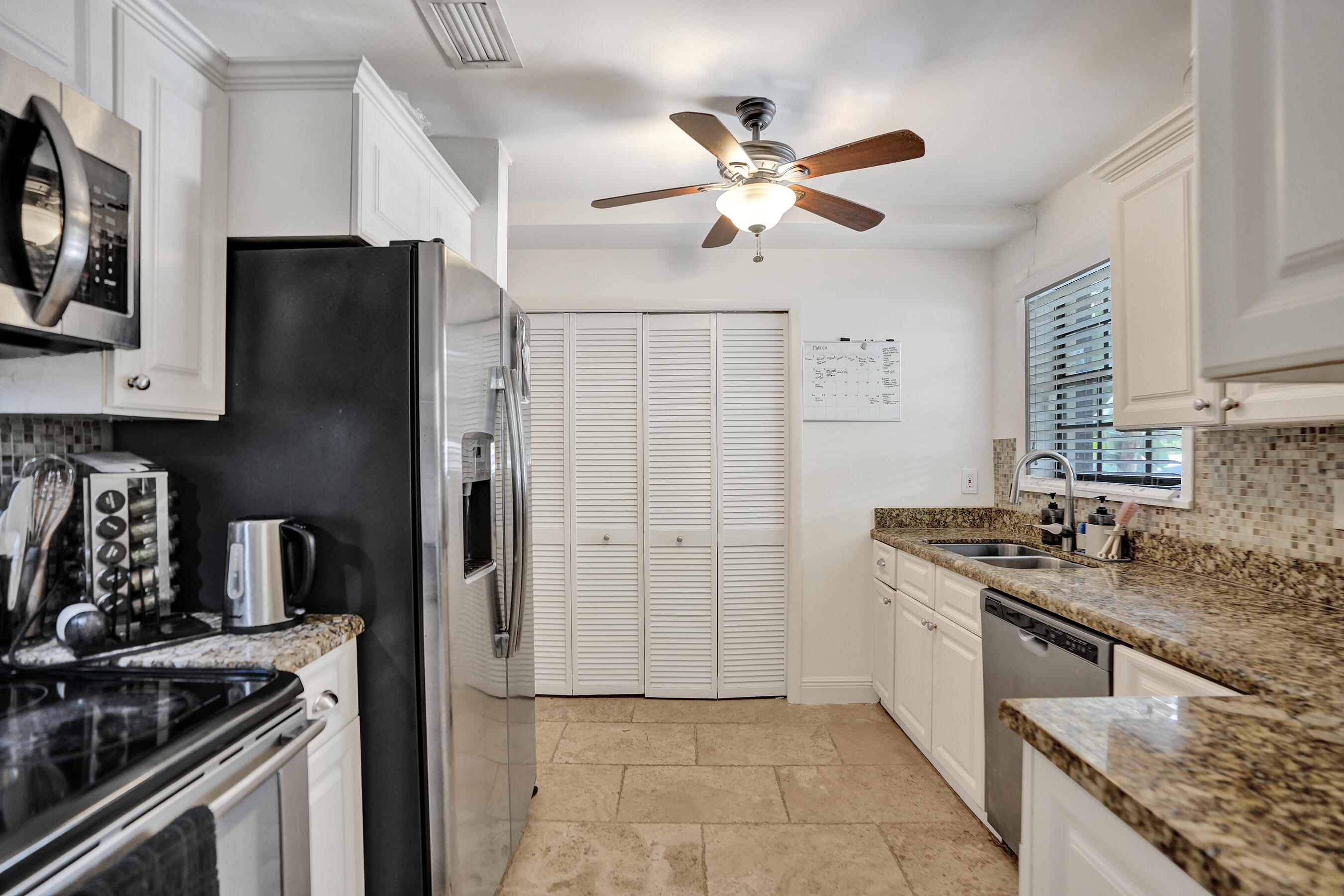 905 SE 12th Court 16