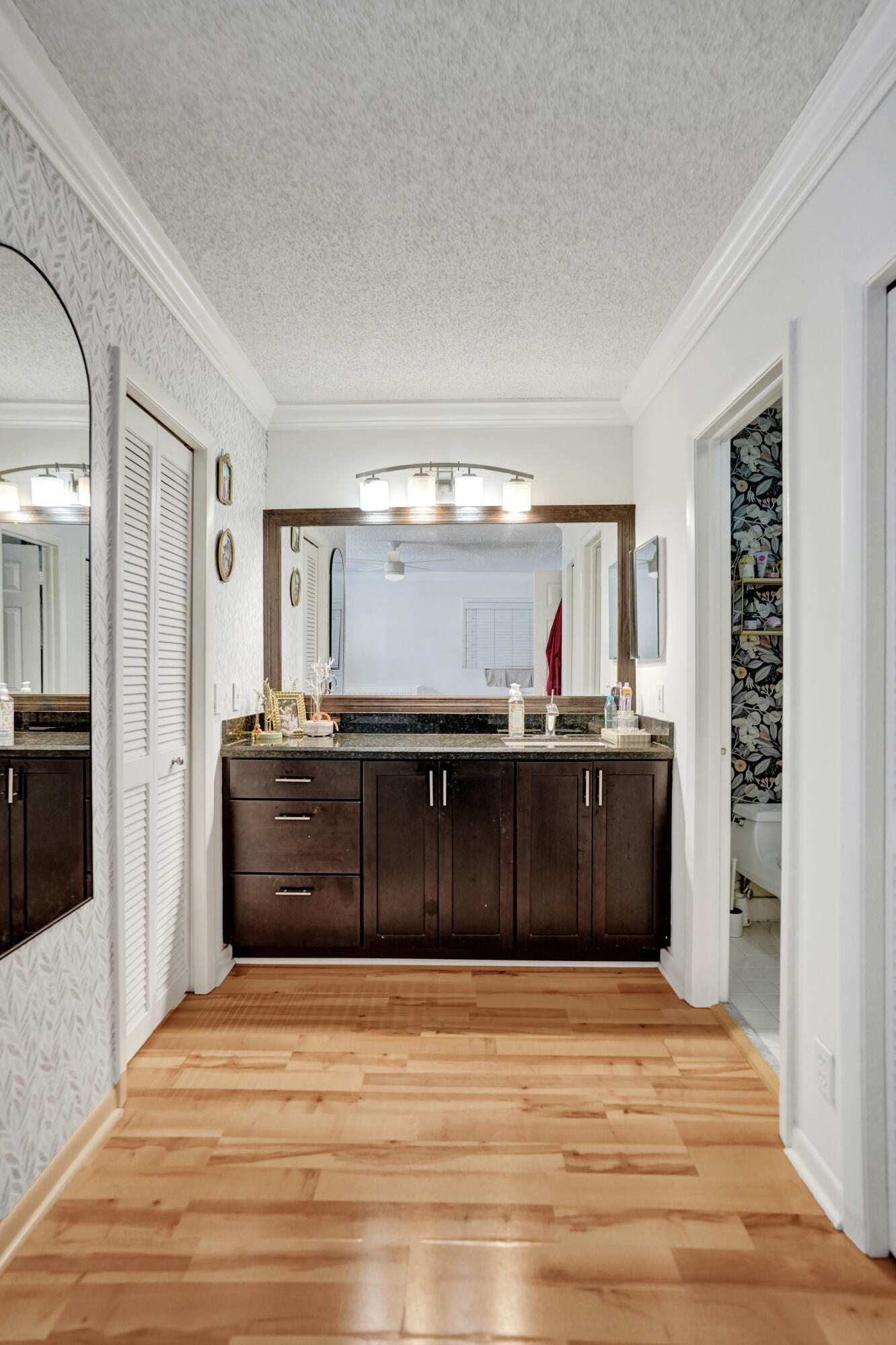 905 SE 12th Court 16