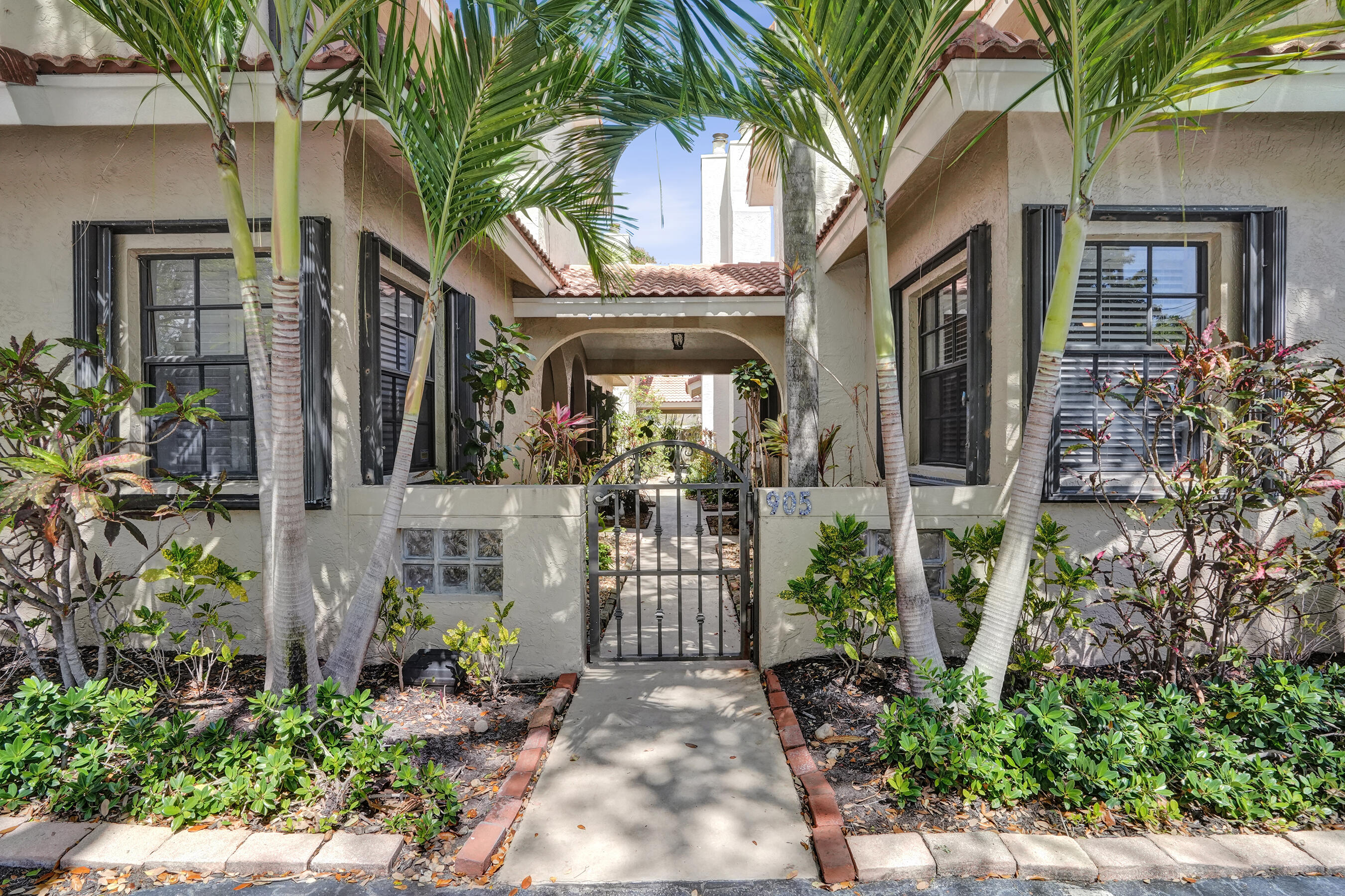 905 SE 12th Court 16