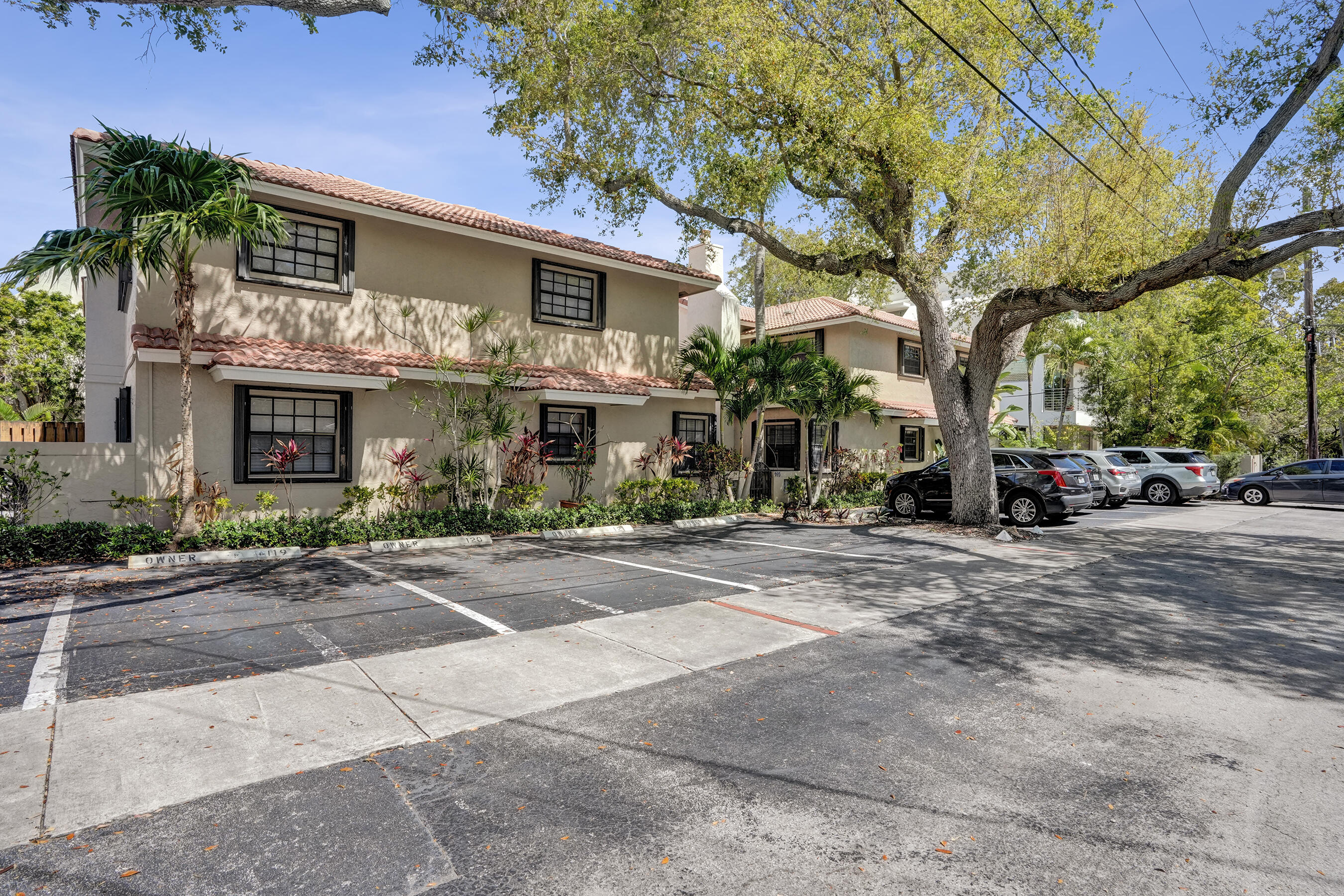 905 SE 12th Court 16