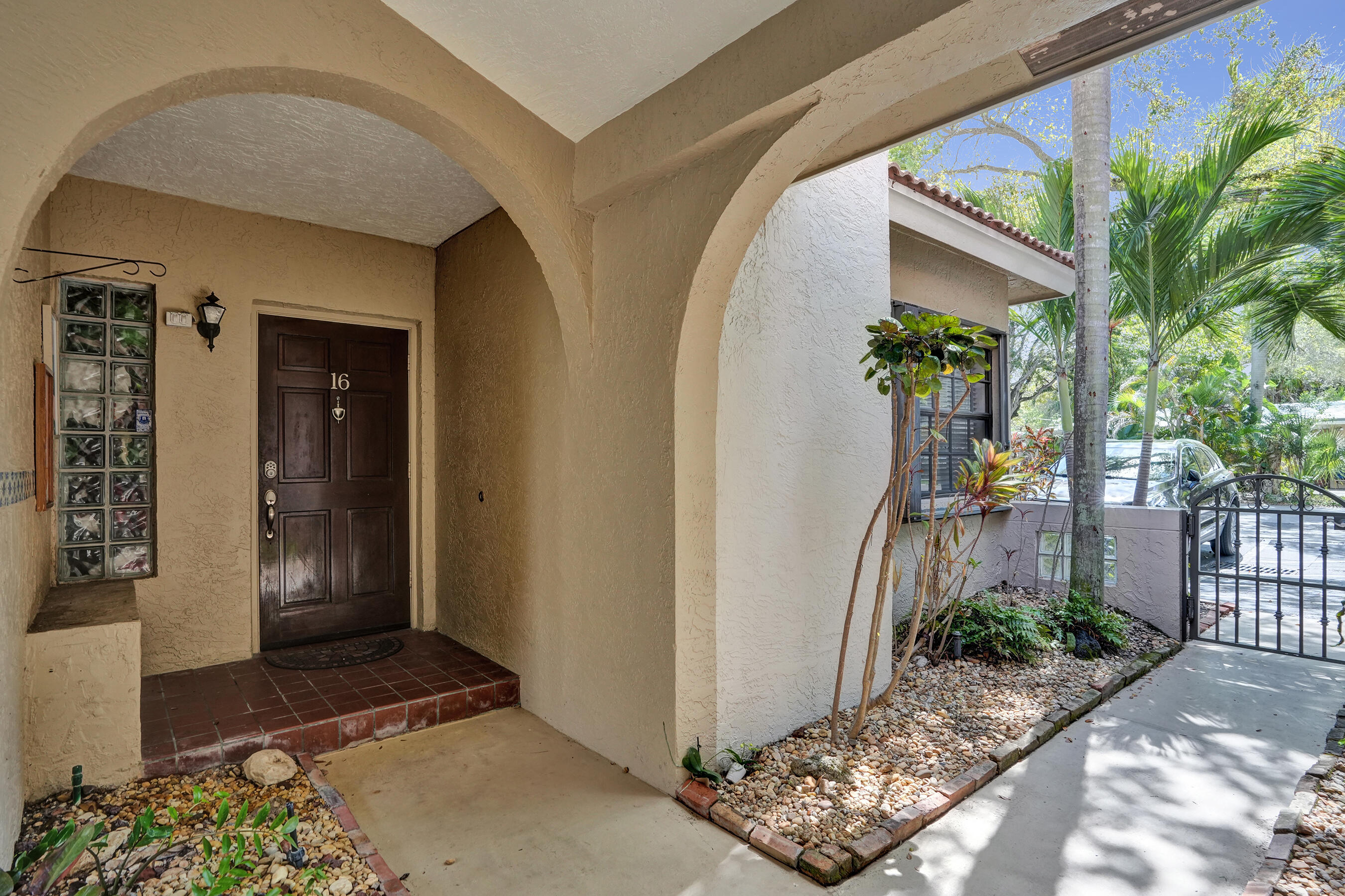 905 SE 12th Court 16