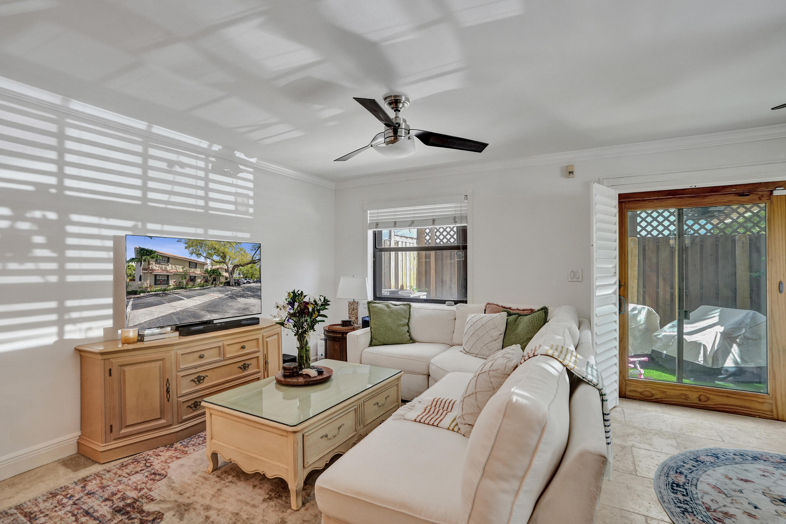 905 SE 12th Court 16