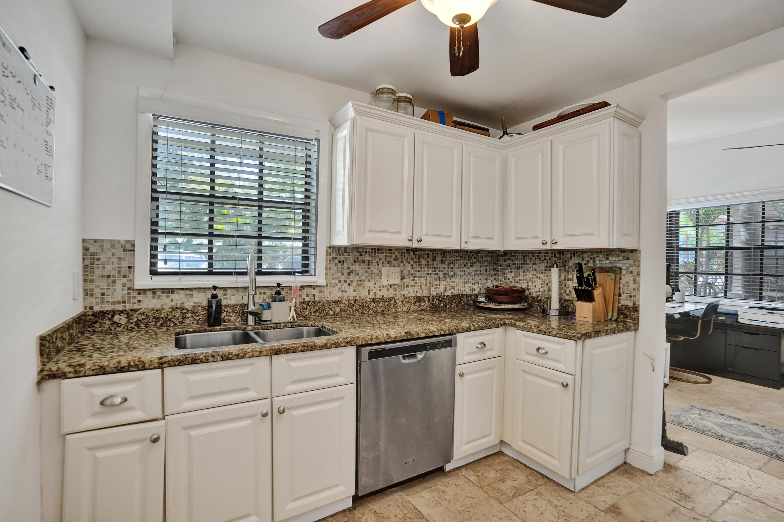 905 SE 12th Court 16