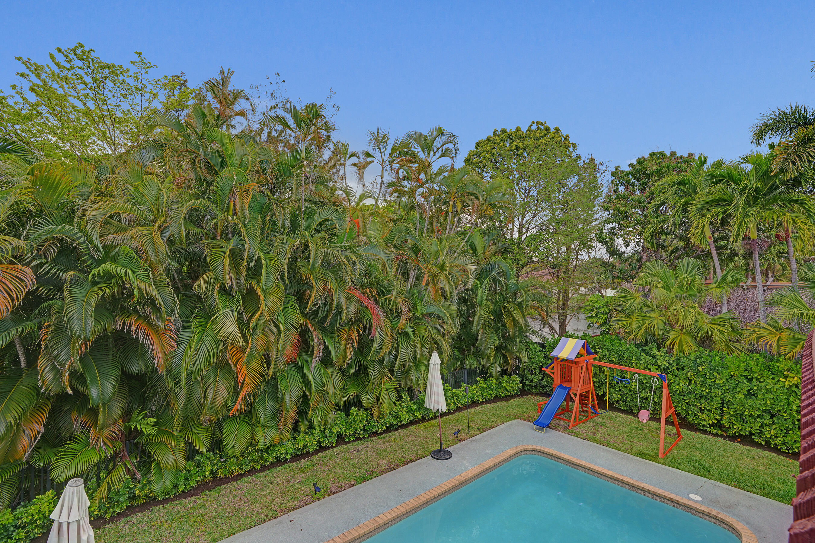 861 Mockingbird Lane