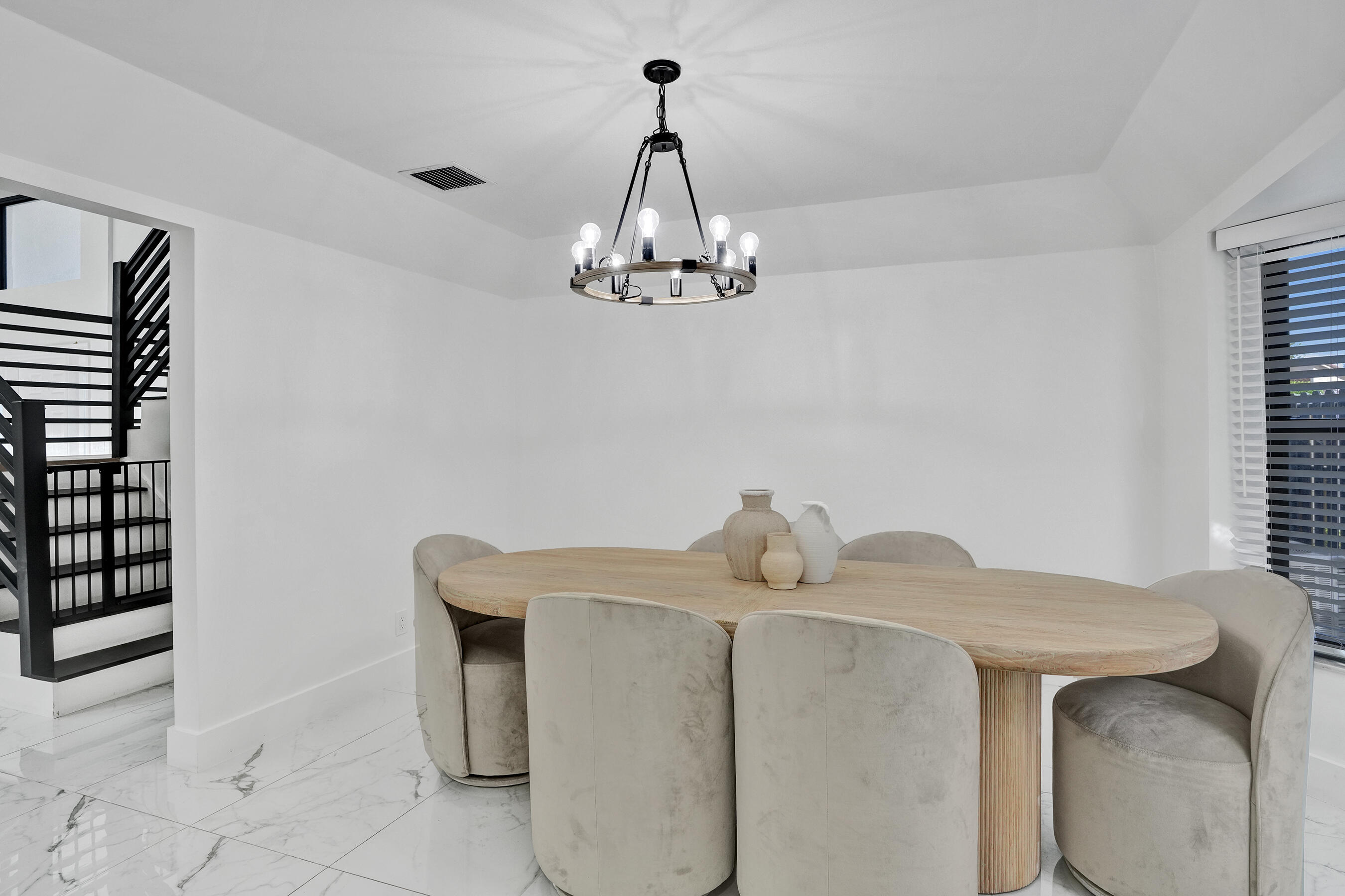 861 Mockingbird Lane