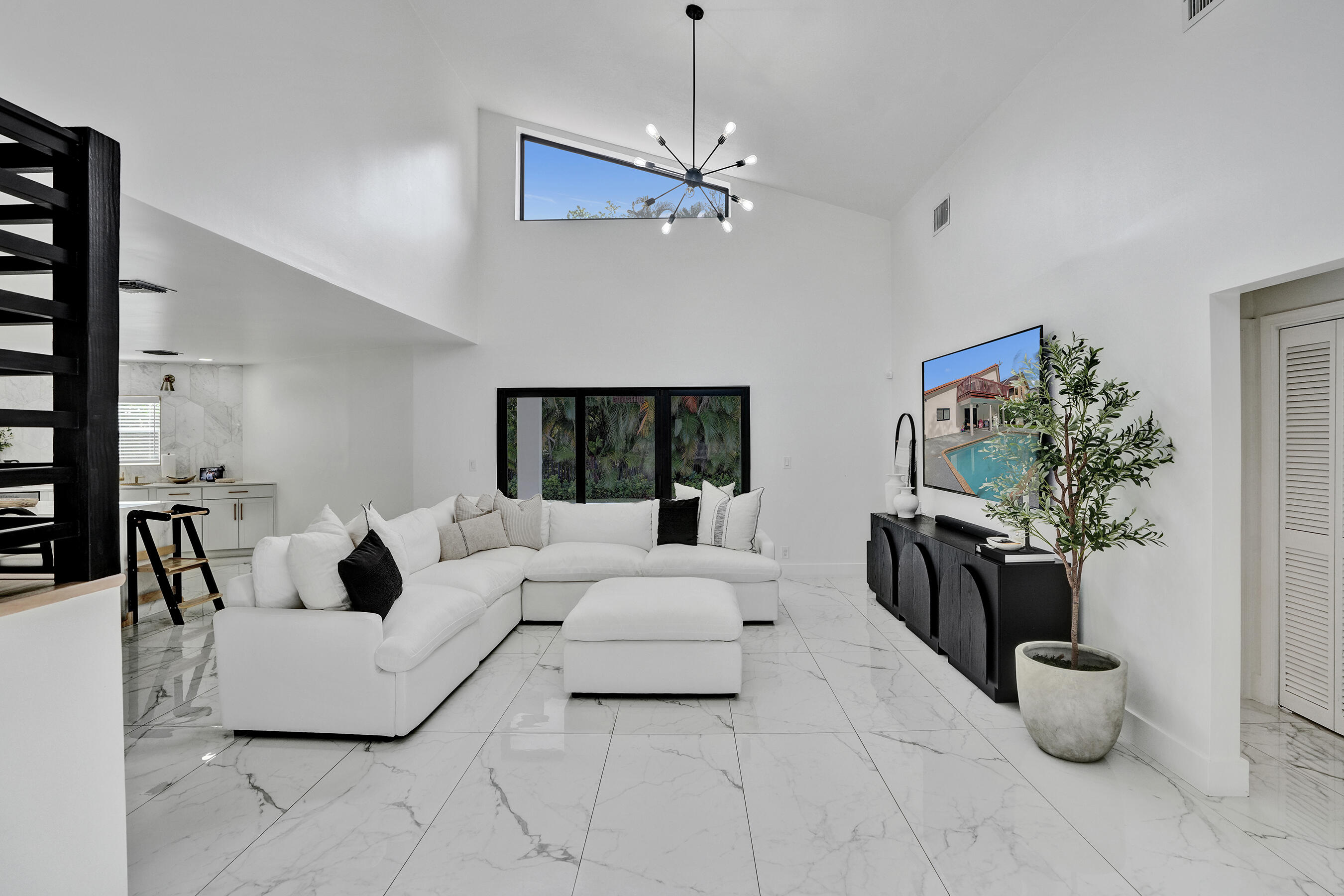 861 Mockingbird Lane