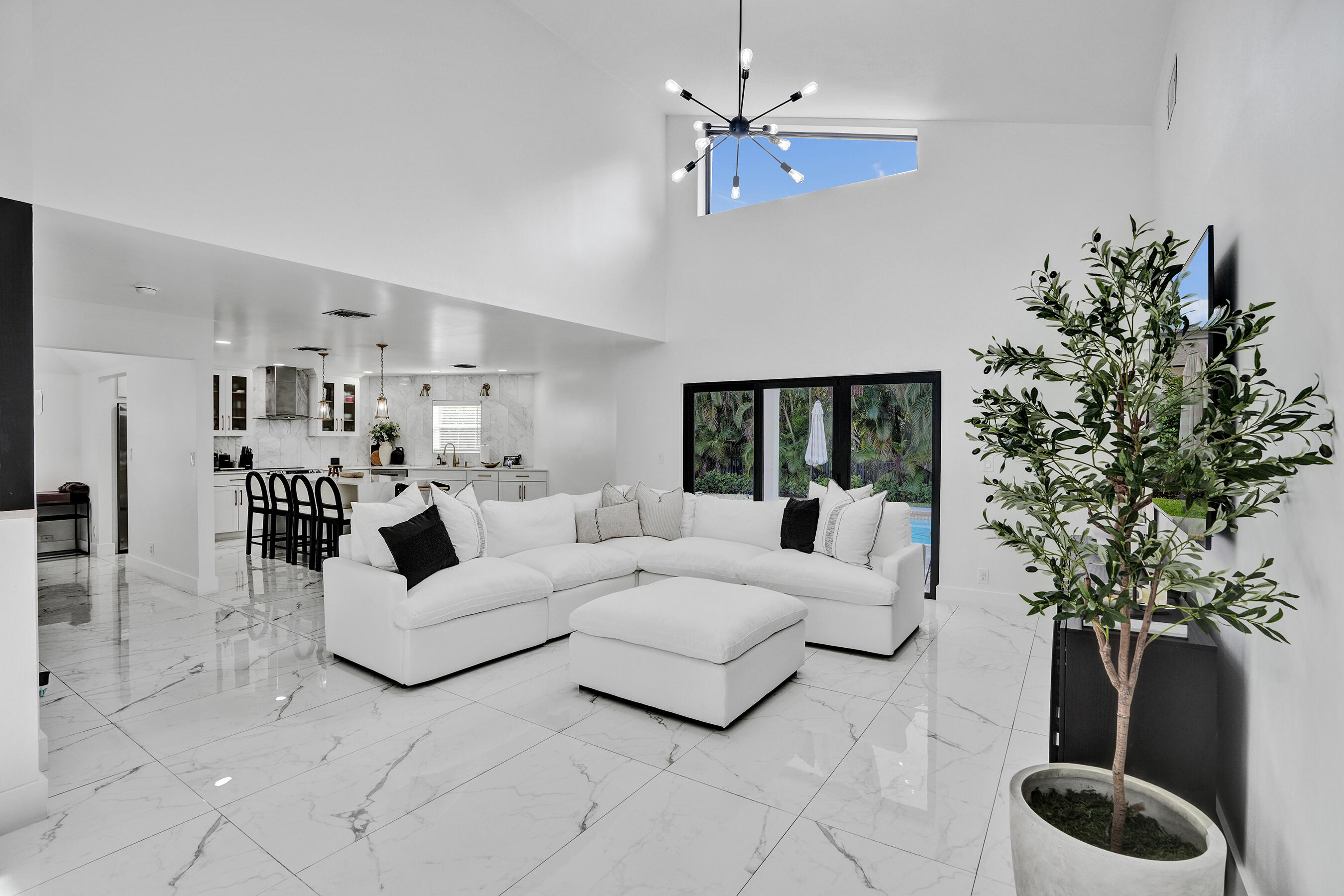 861 Mockingbird Lane