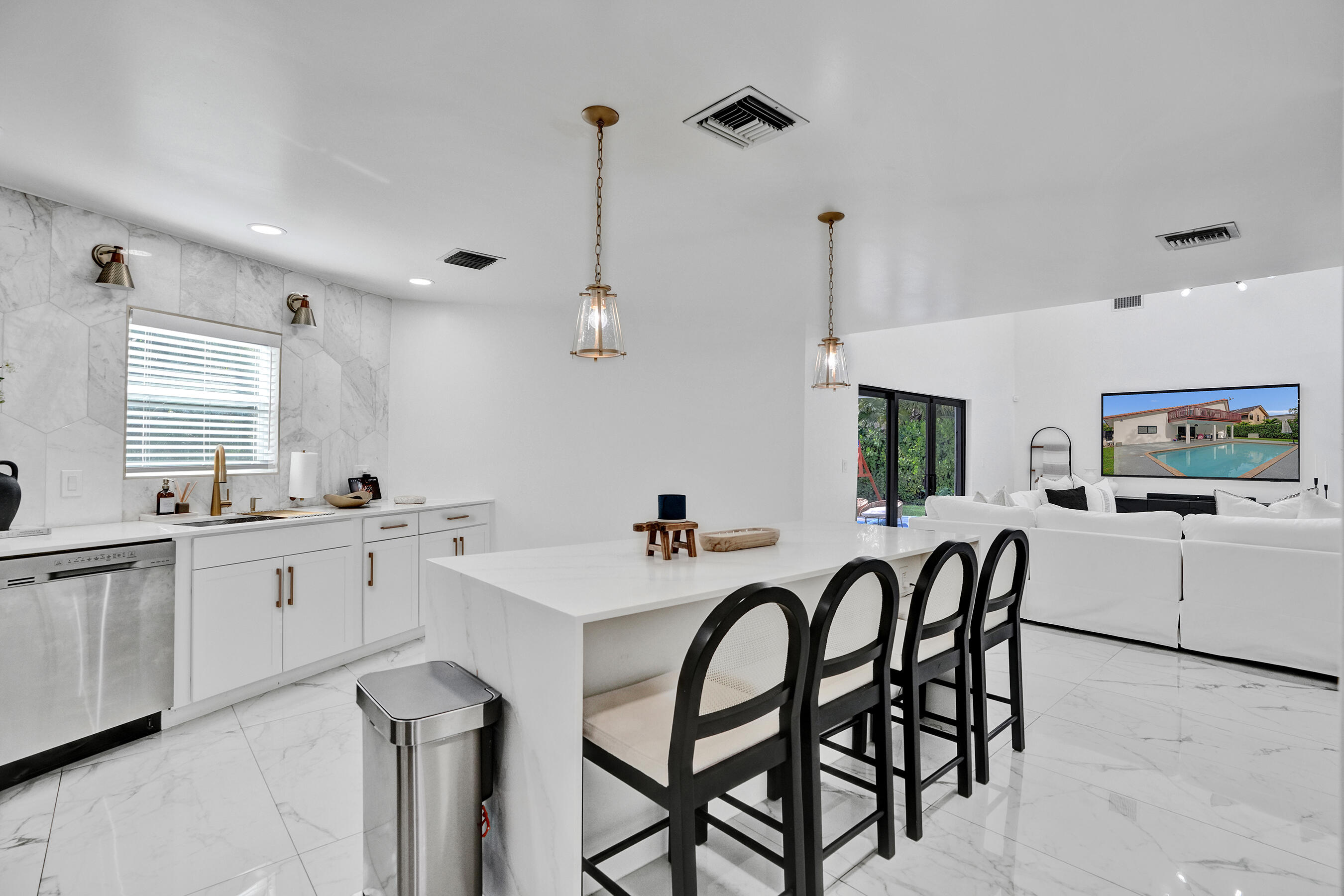 861 Mockingbird Lane