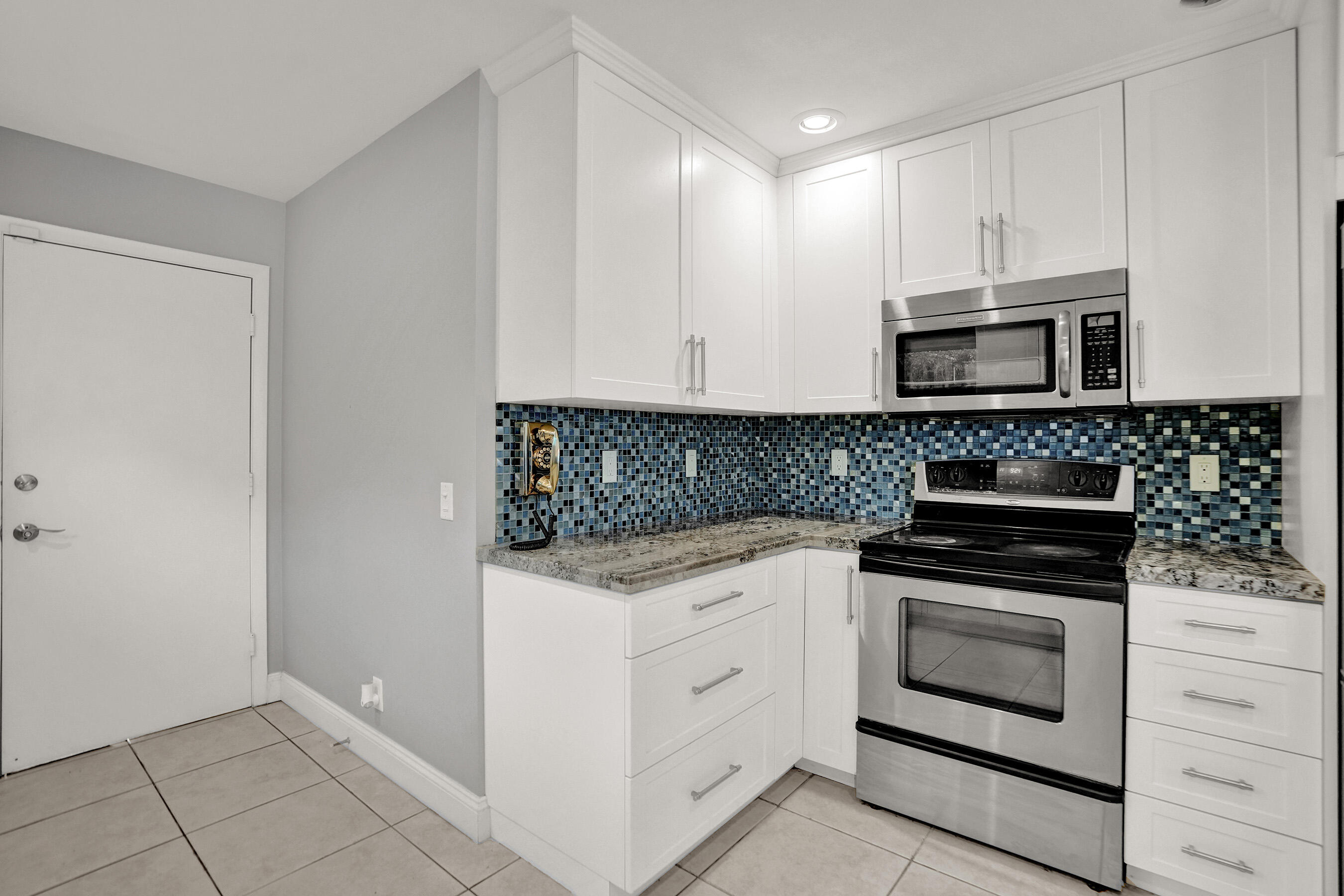 2702 Arborwood Road
