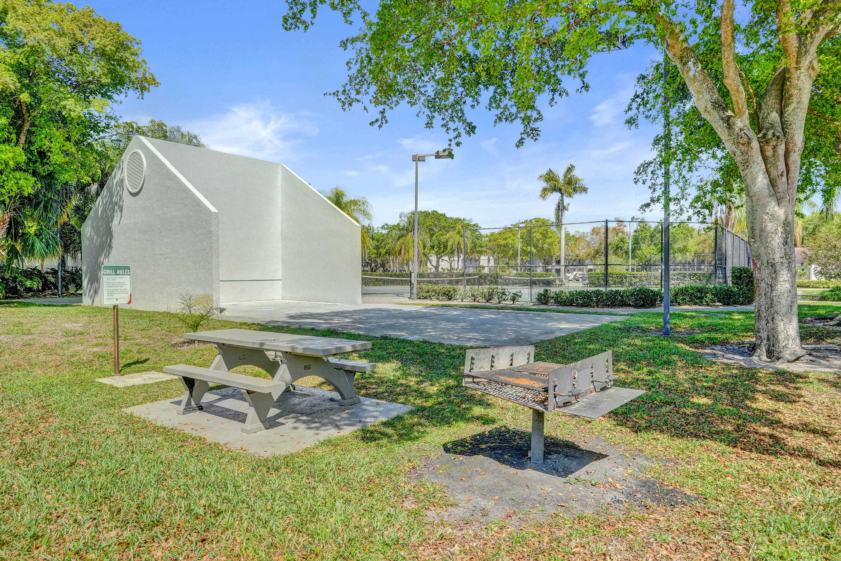 801 Lyons Road 19103