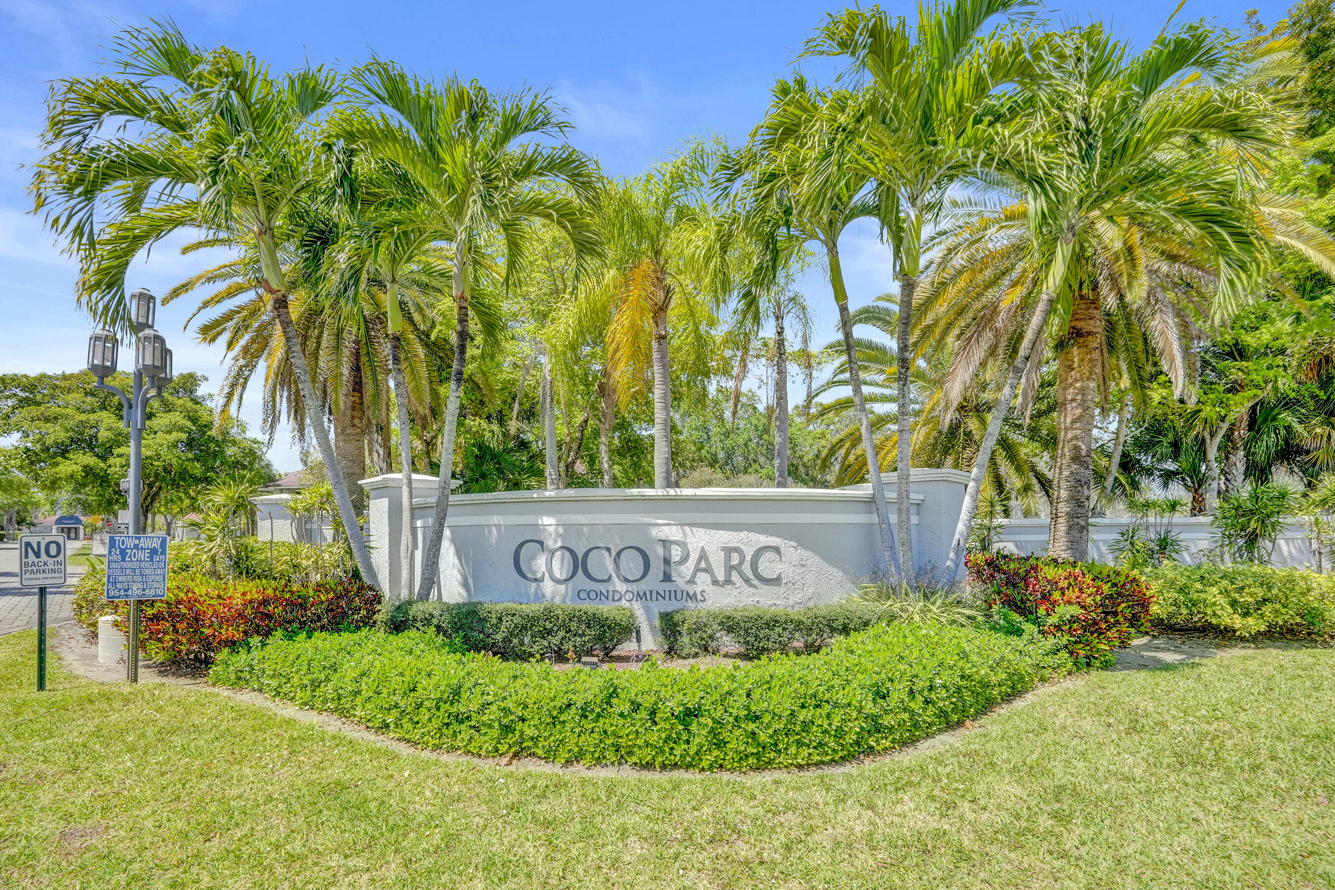 801 Lyons Road 19103