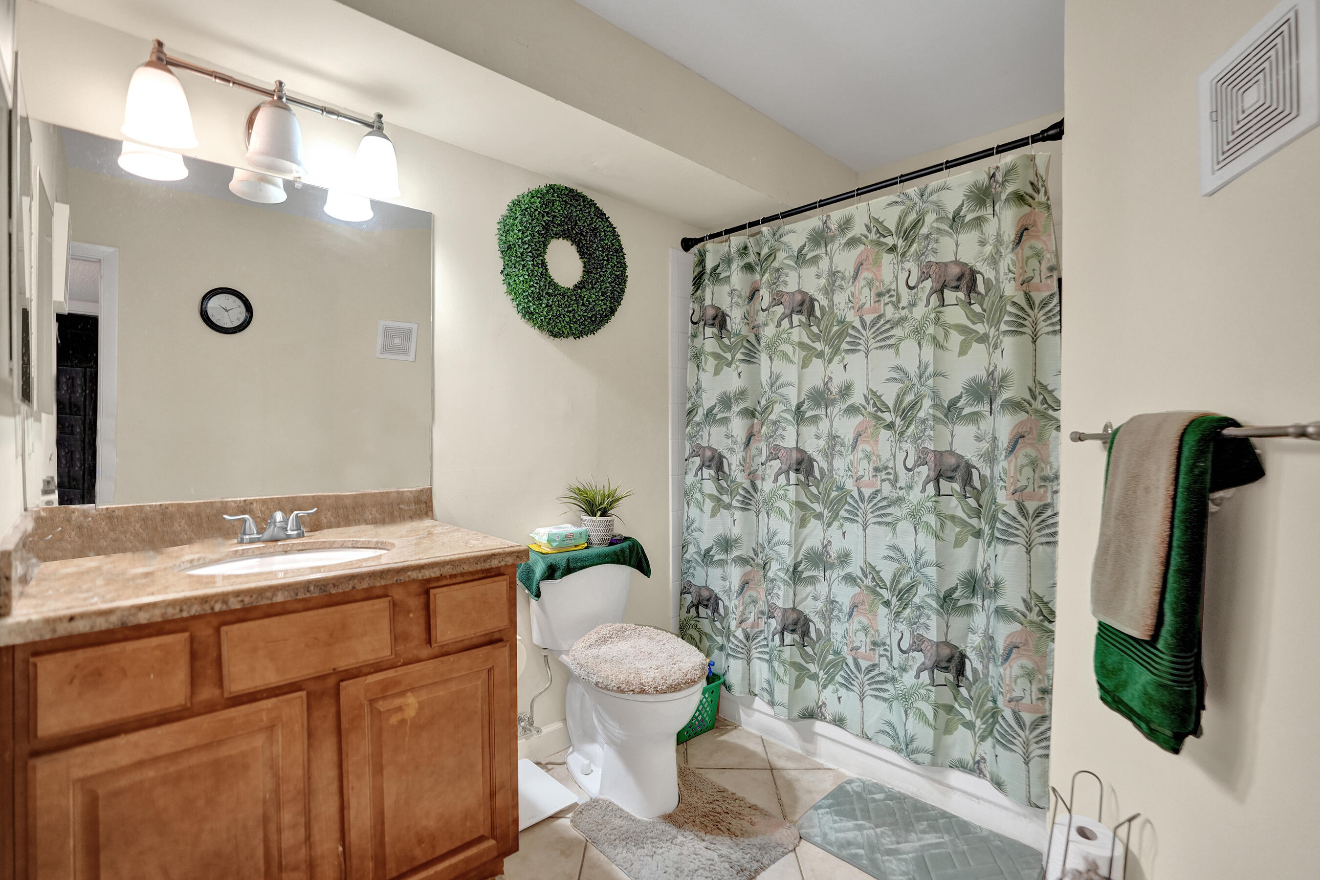 801 Lyons Road 19103