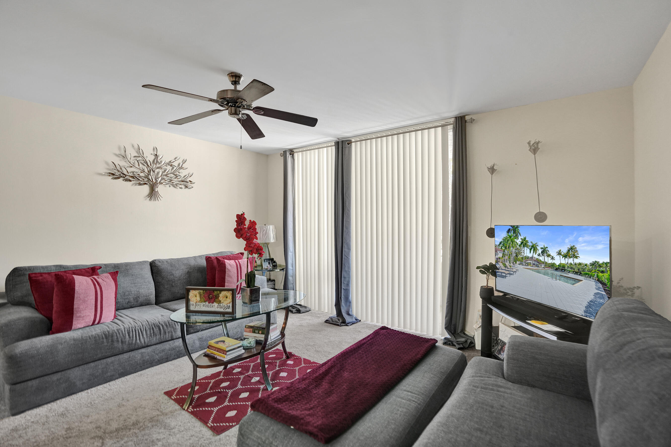 801 Lyons Road 19103