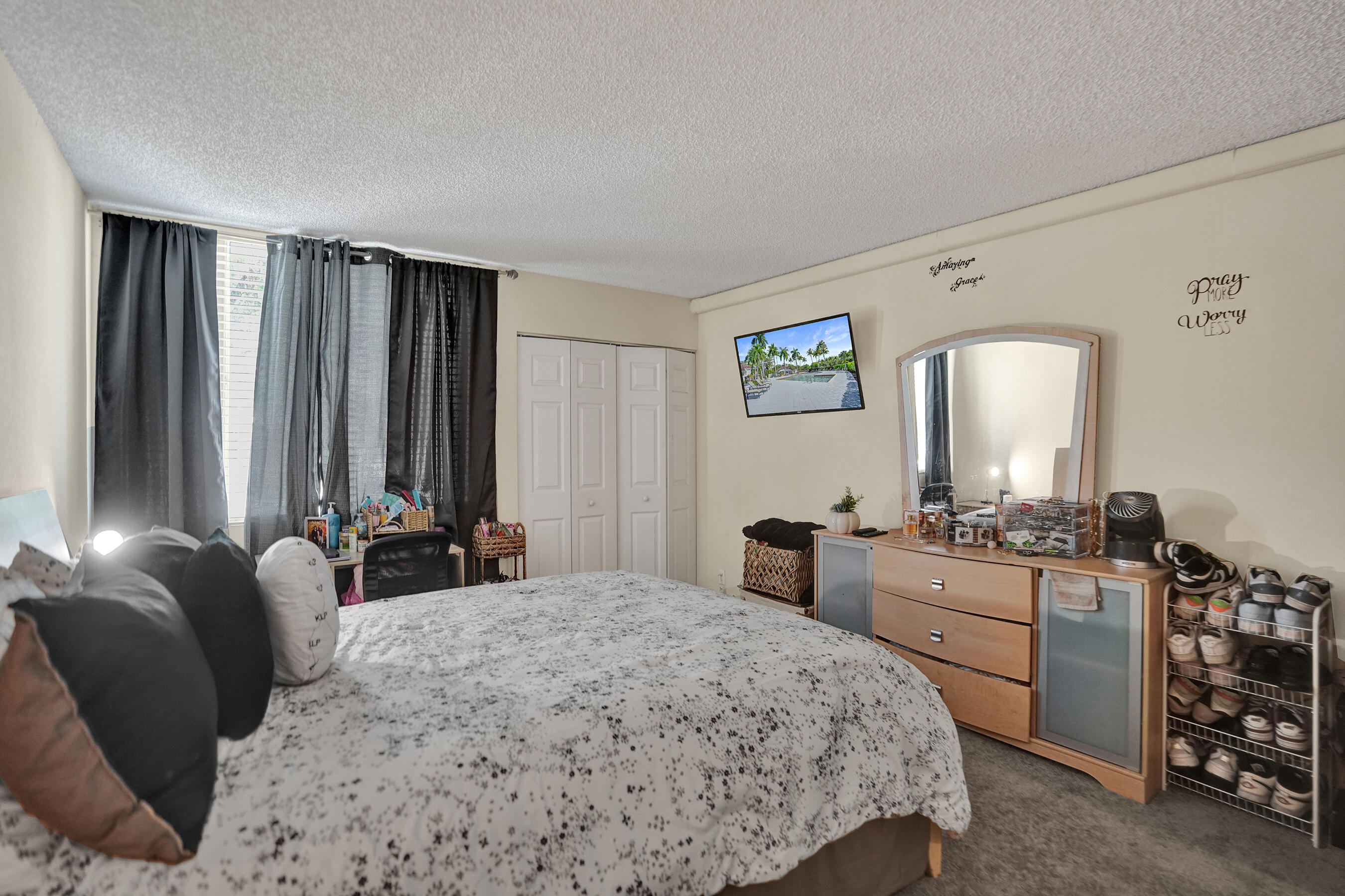 801 Lyons Road 19103