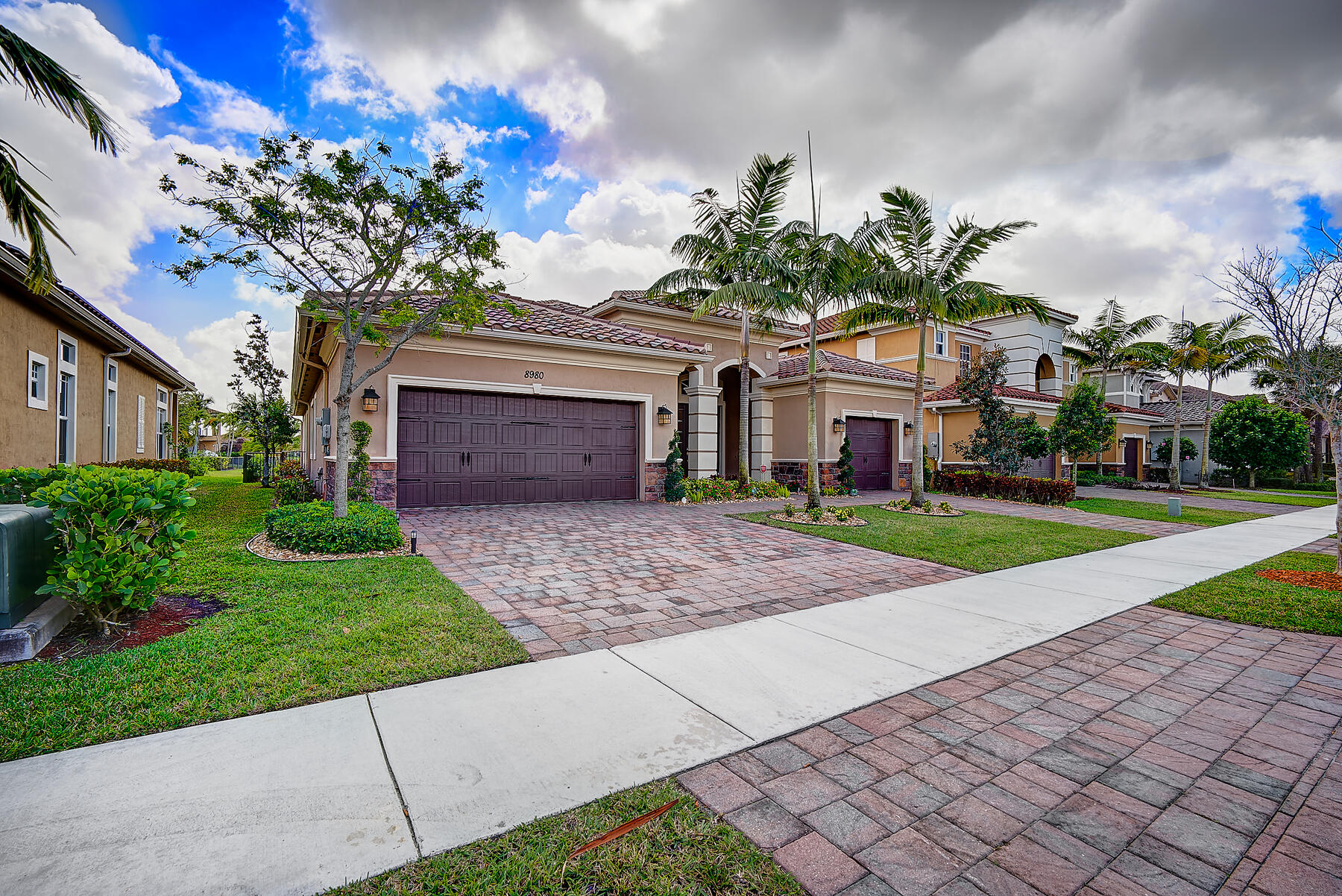 8980 Lakeview Place