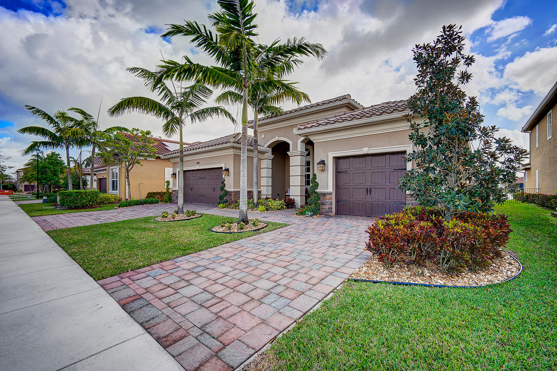 8980 Lakeview Place