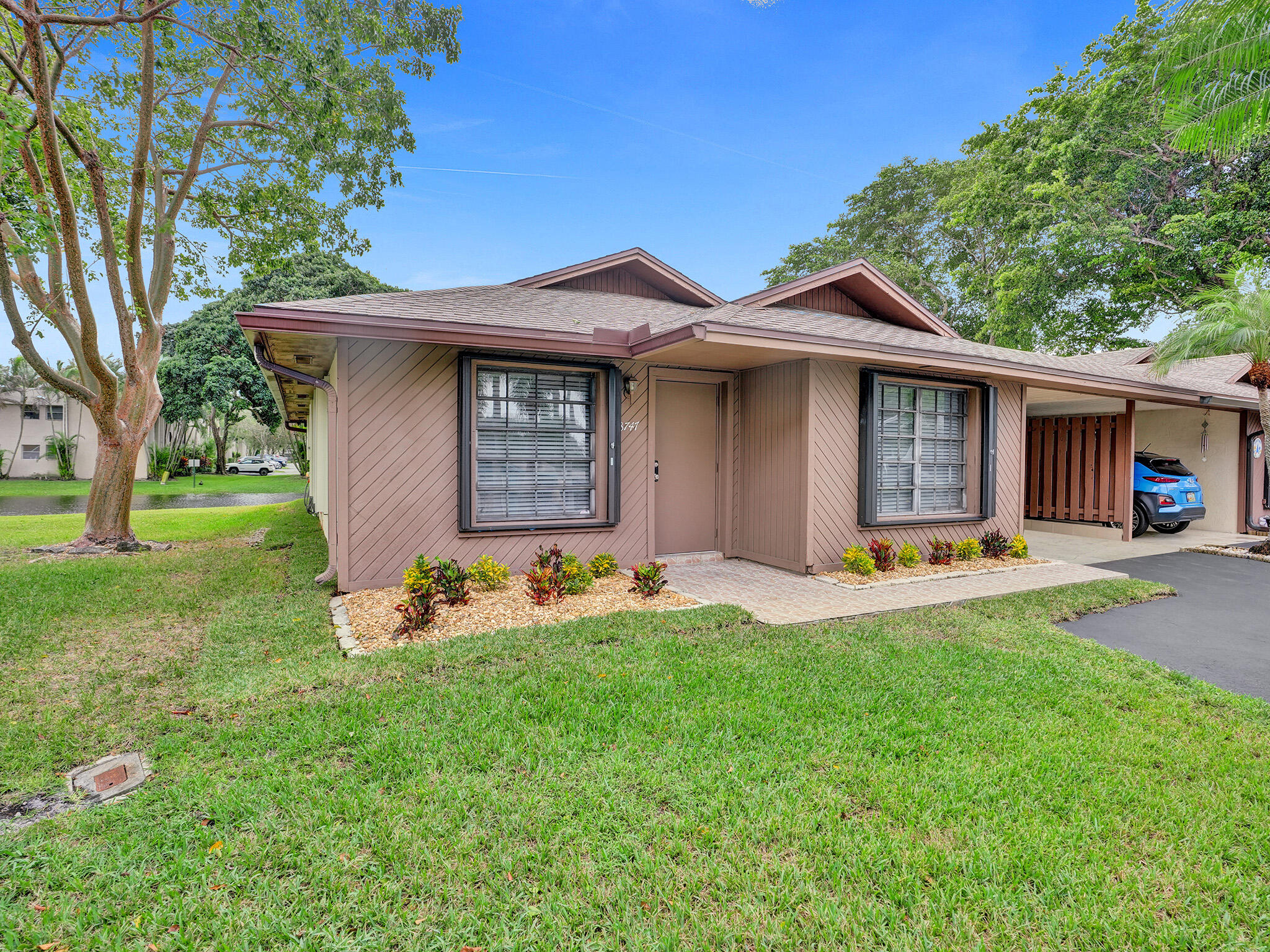 3747 E Valley Green Drive 76