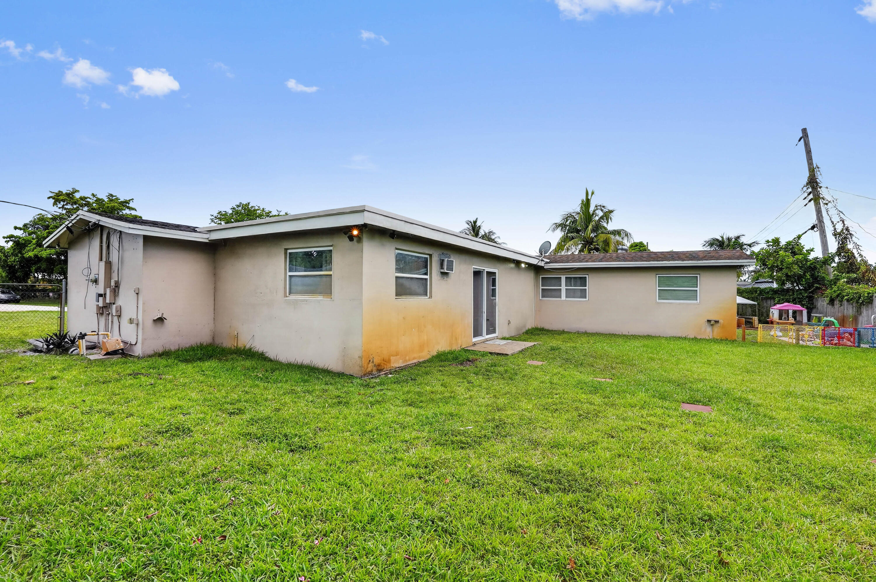 5801 NW 14th Court