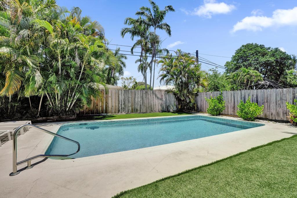 3201 SW 16th Court