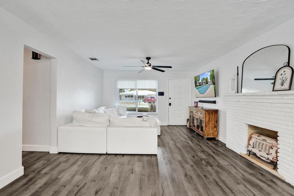 3201 SW 16th Court