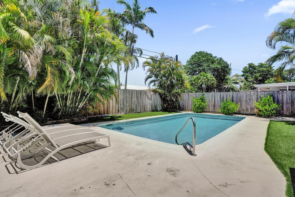 3201 SW 16th Court