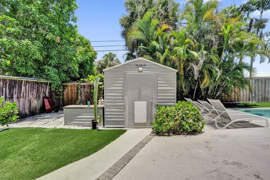 3201 SW 16th Court