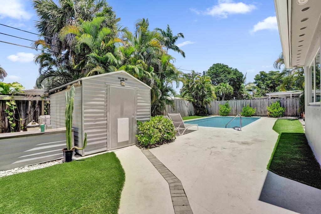 3201 SW 16th Court