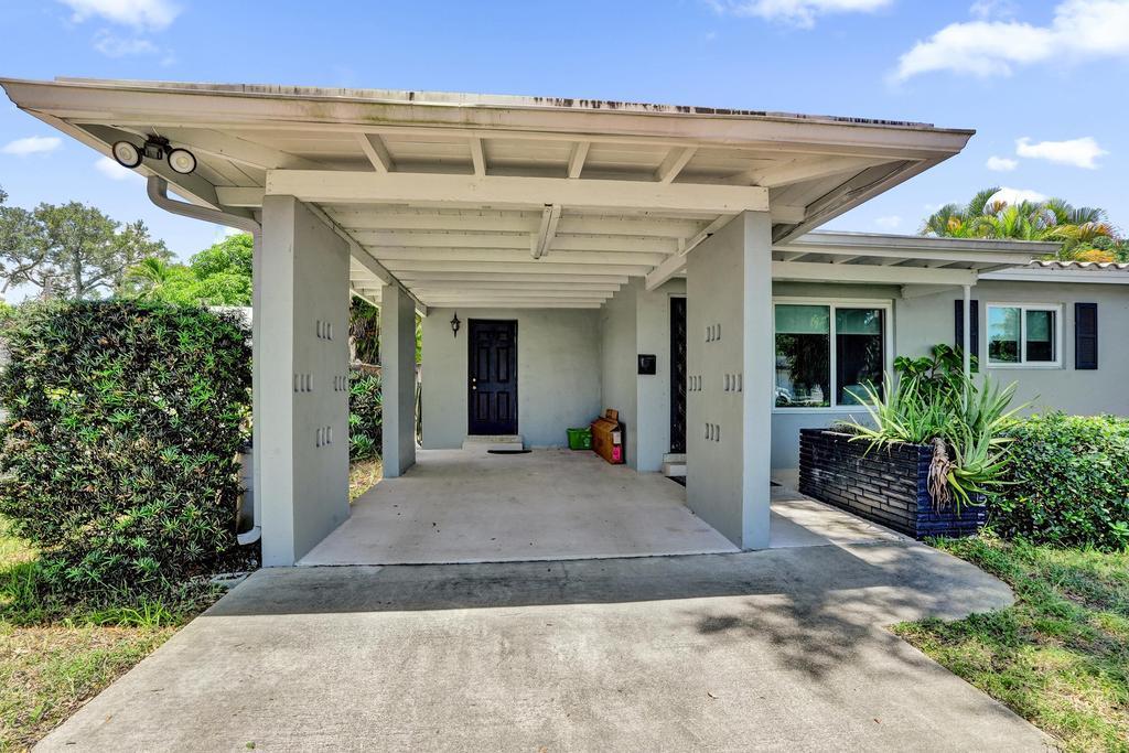 3201 SW 16th Court